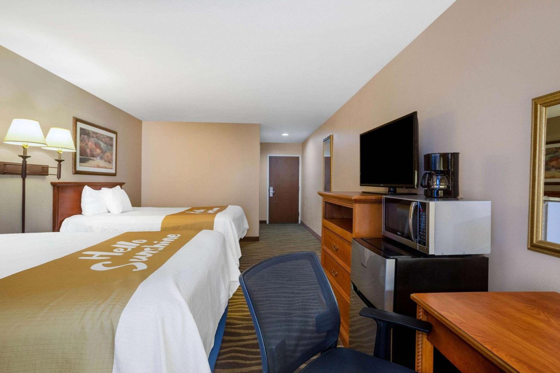 Days Inn & Suites by Wyndham Cuba photo 14