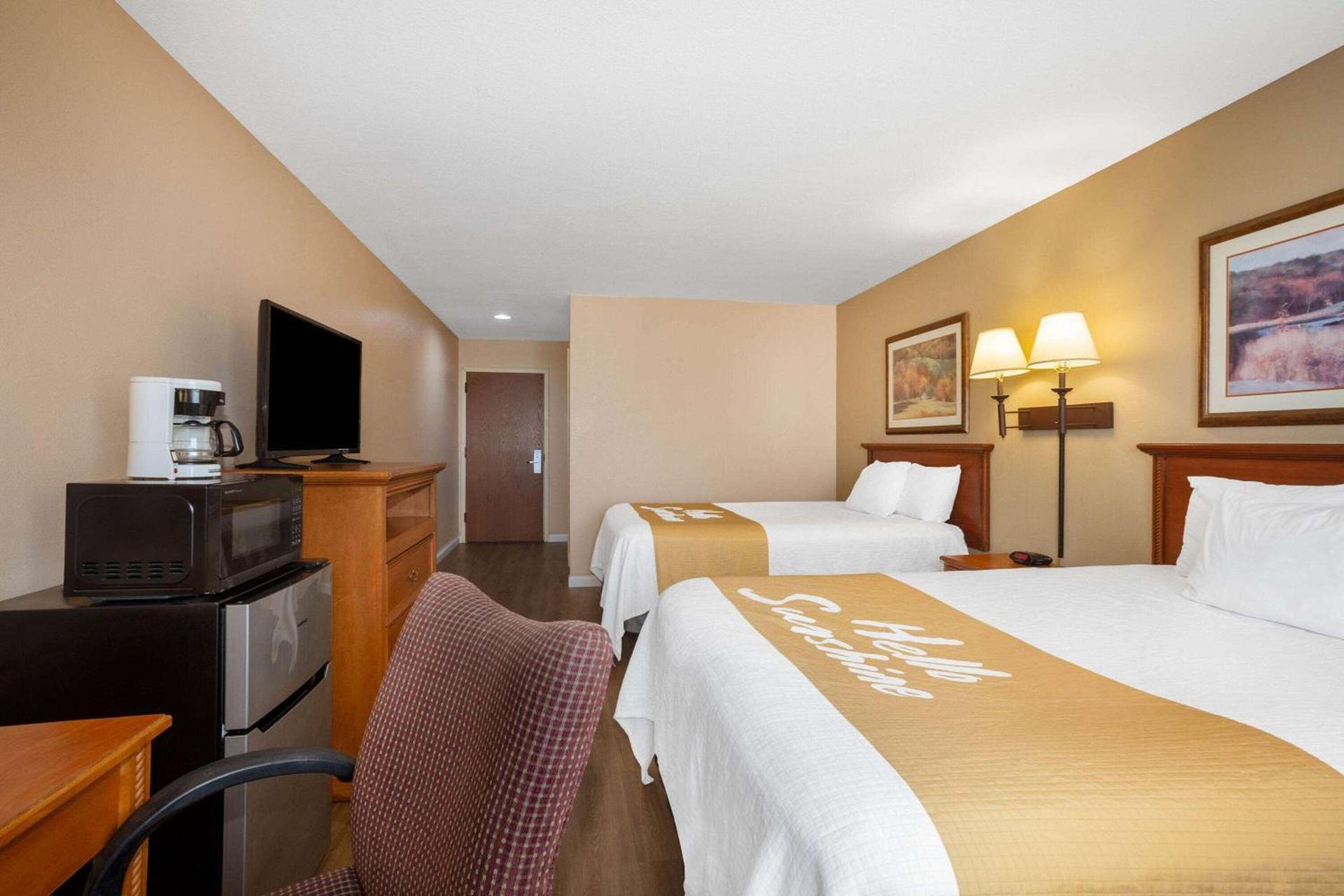 Days Inn & Suites by Wyndham Cuba photo 21