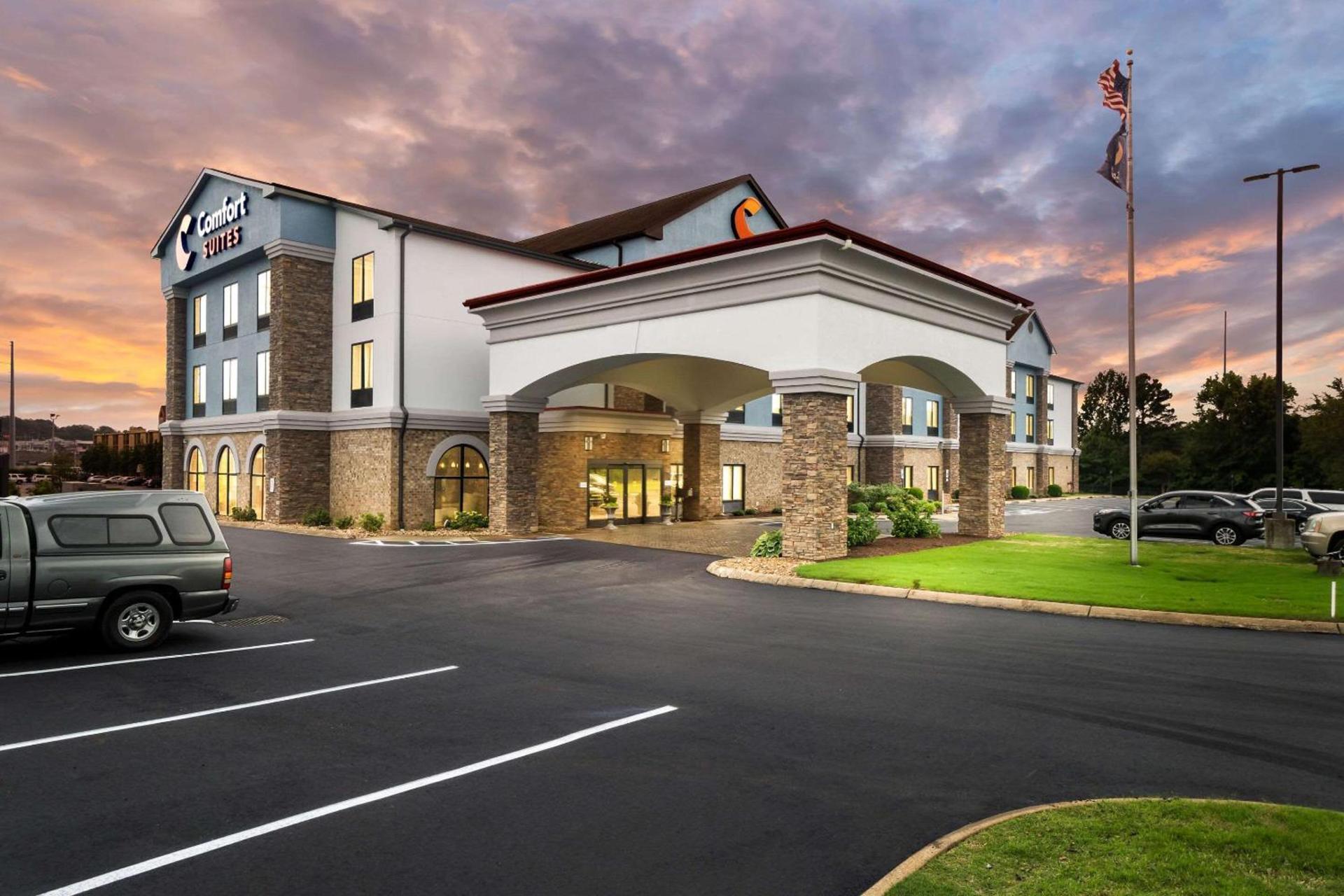 Comfort Suites Jackson I-40 photo 4