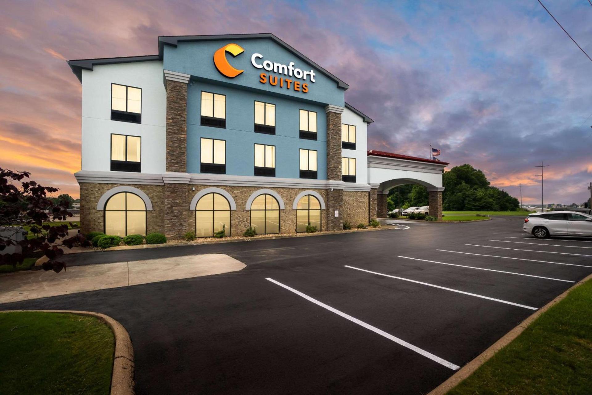 Comfort Suites Jackson I-40 photo 5