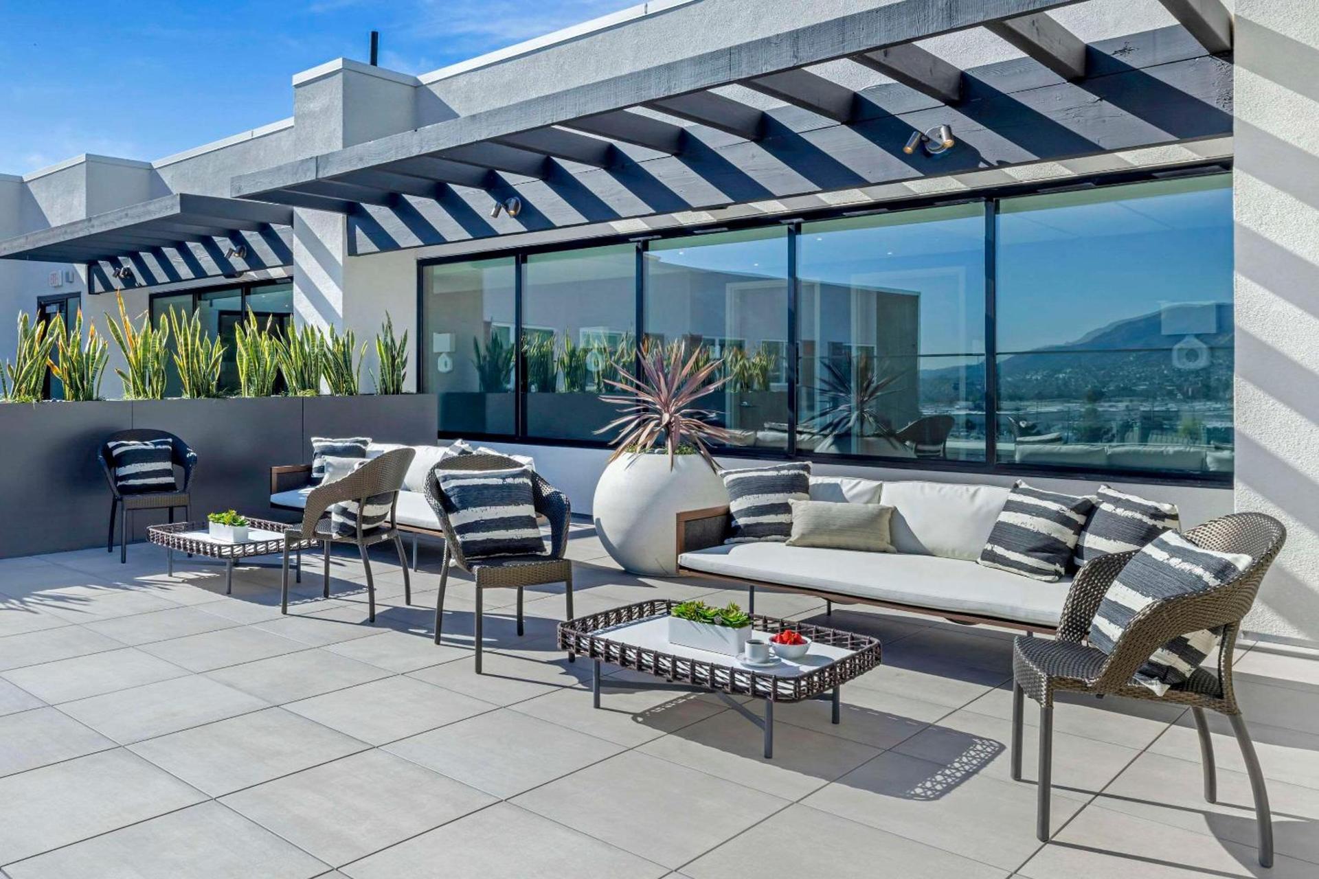 Cambria Hotel Burbank Airport photo 35