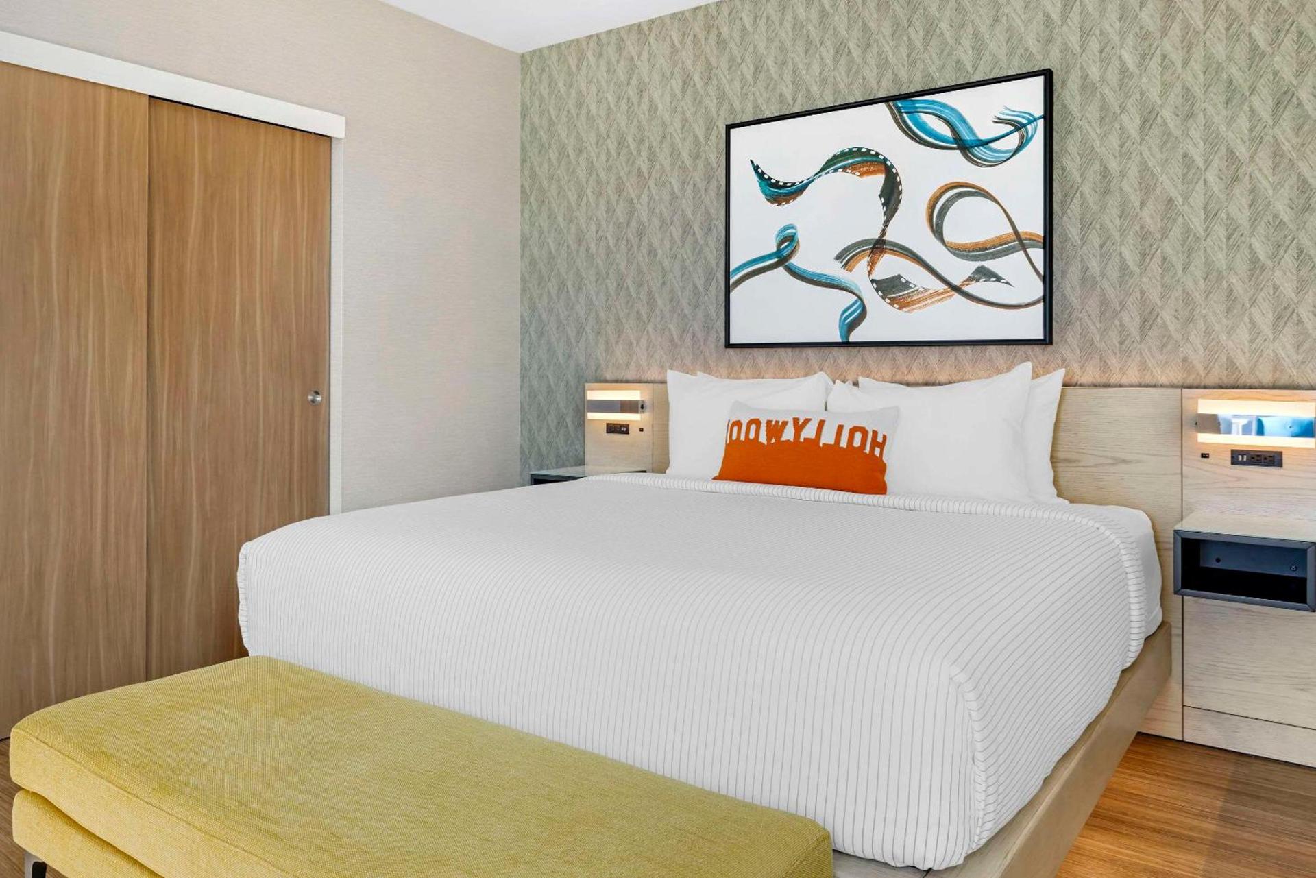 Cambria Hotel Burbank Airport photo 41