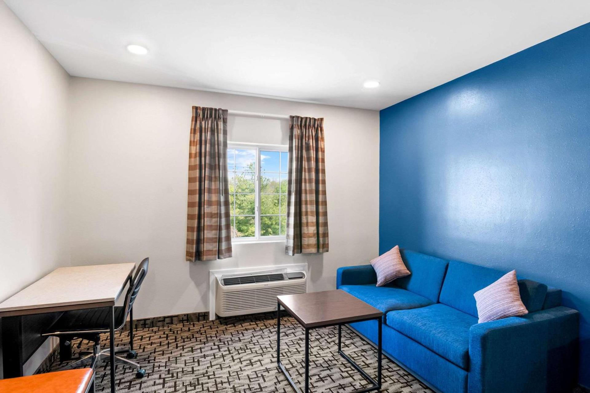Econo Lodge Bethel - Danbury photo 30