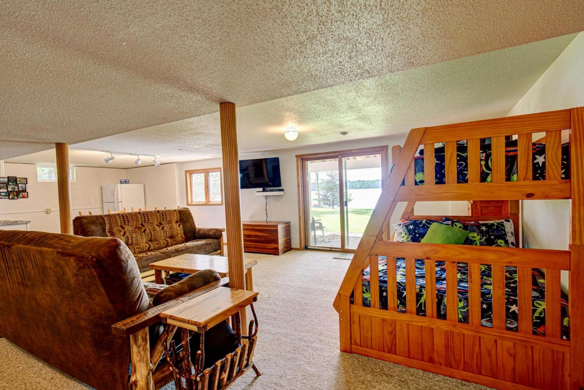 Sabel's Retreat On Summit Lake photo 51
