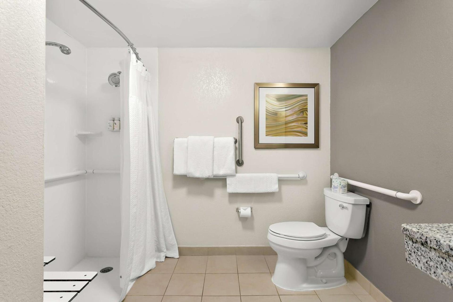 Sonesta Select Greenbelt College Park photo 6