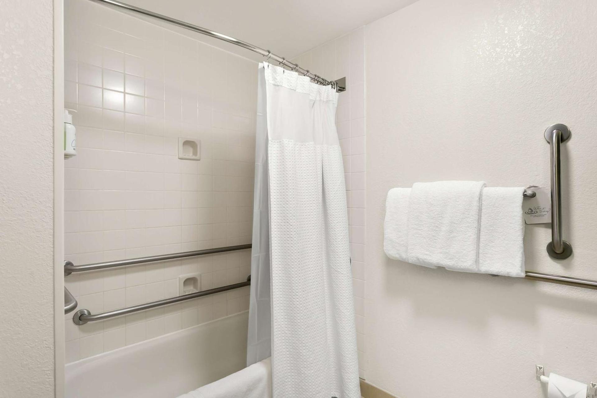 Sonesta Select Greenbelt College Park photo 25