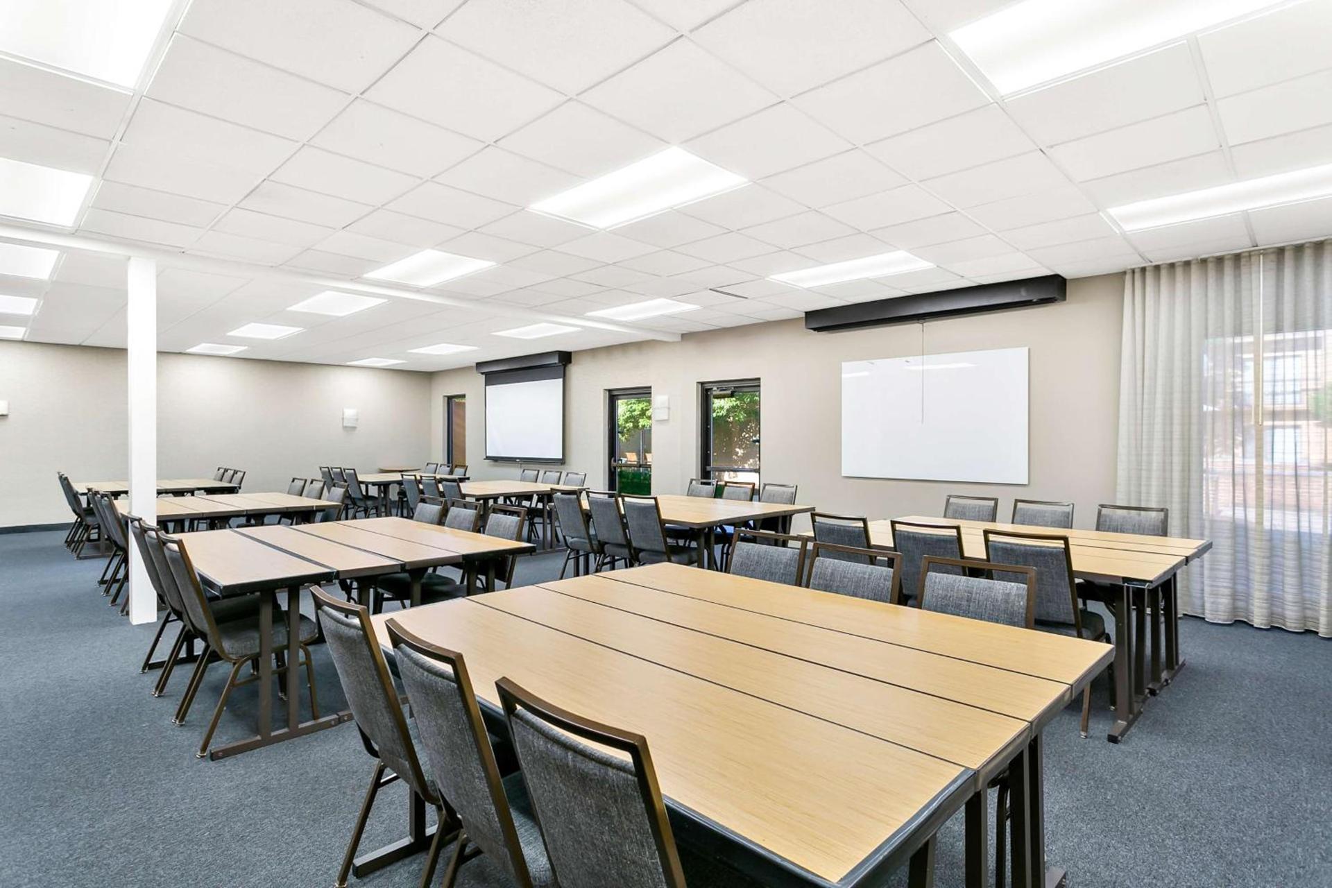 Sonesta Select Greenbelt College Park photo 33
