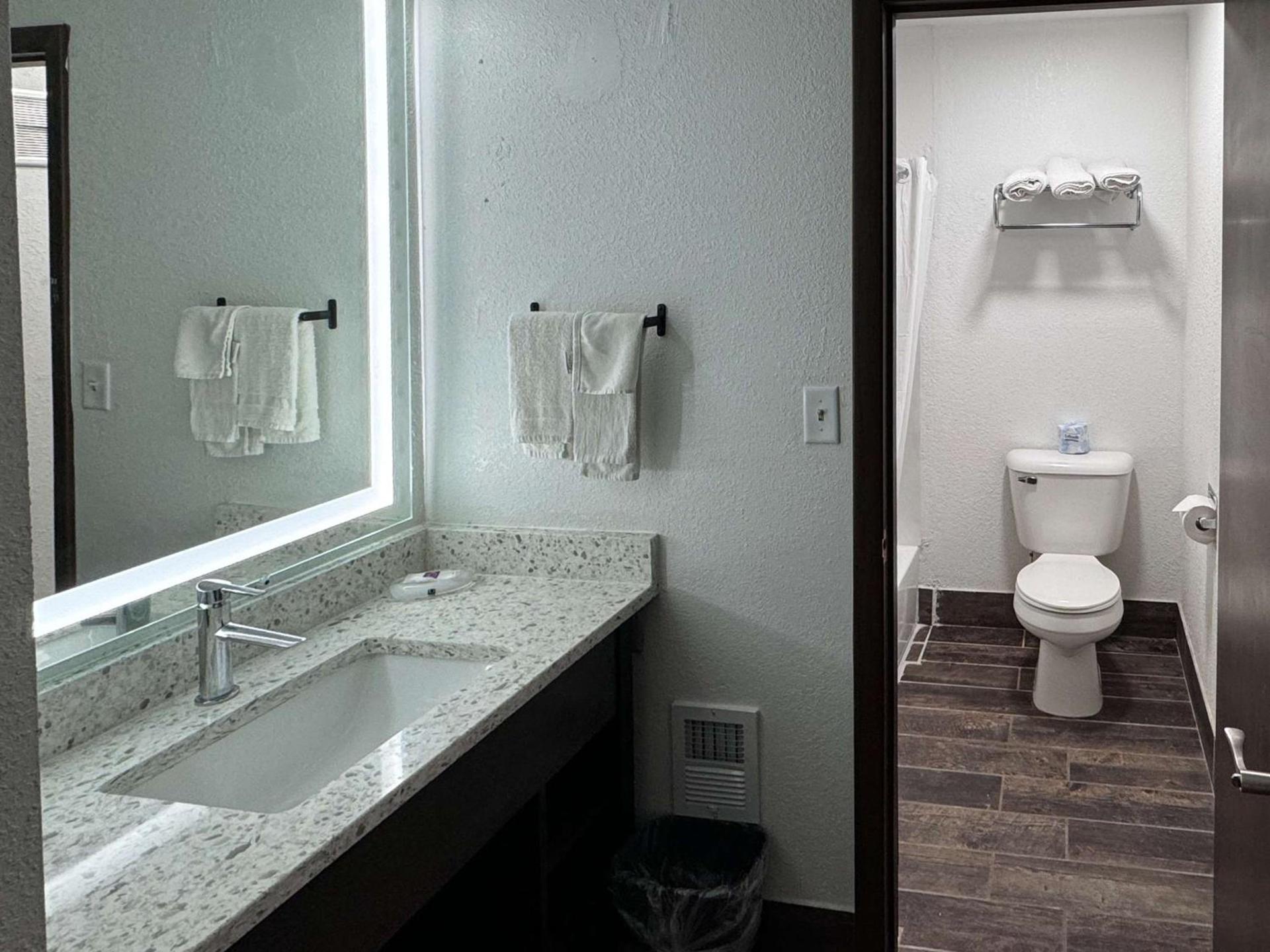 Best Nights Hotel photo 8