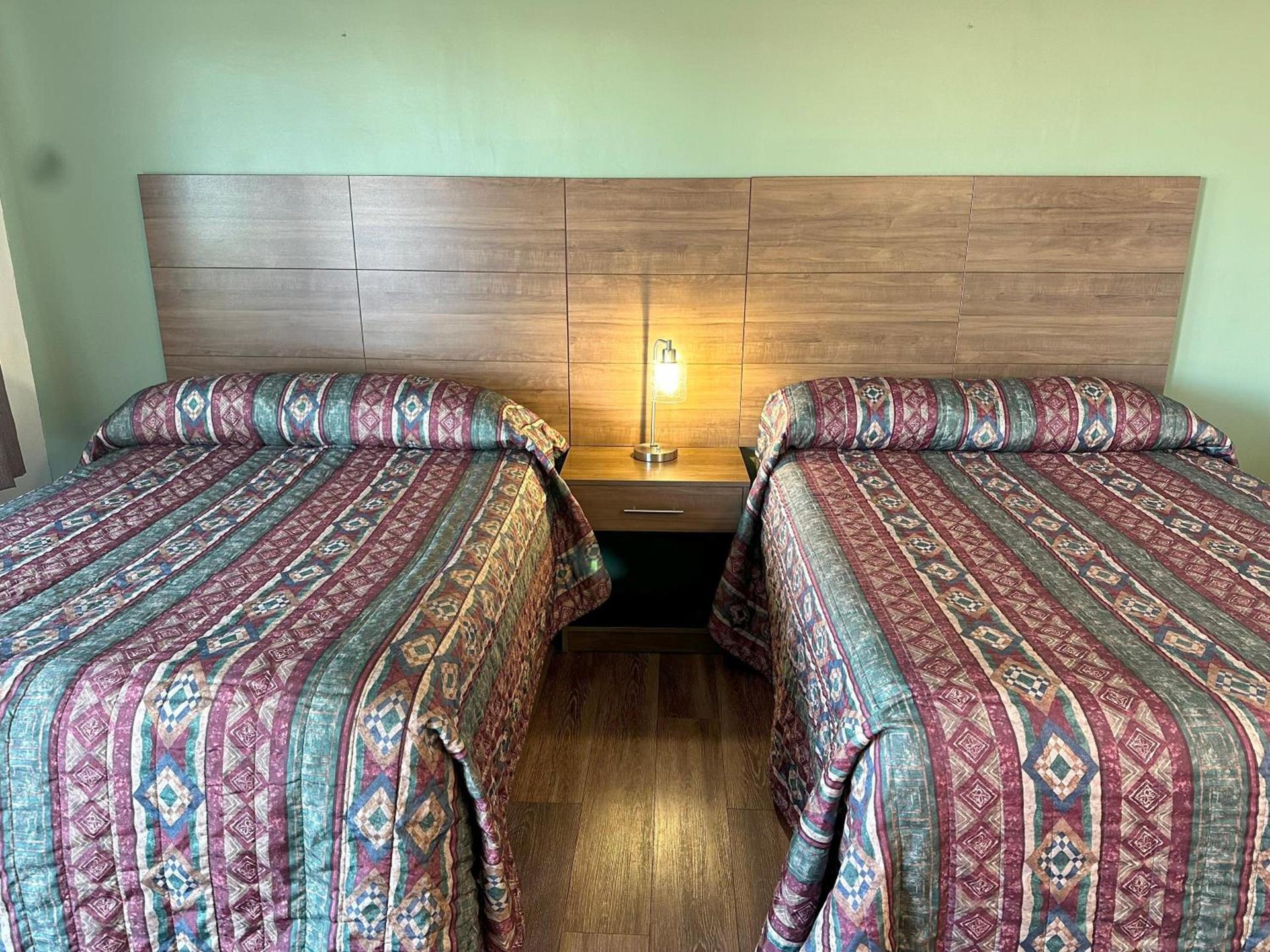 Captain John's Motel photo 51