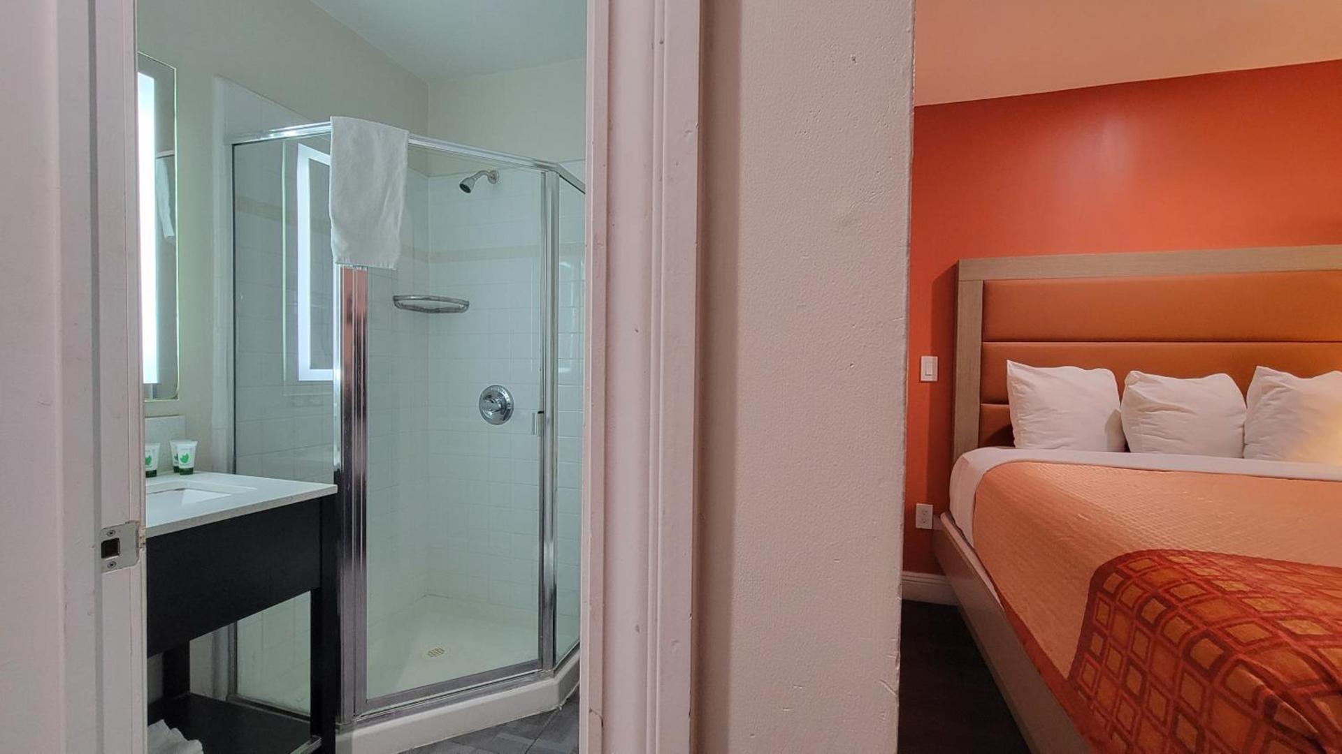 Presidio Parkway Inn photo 9