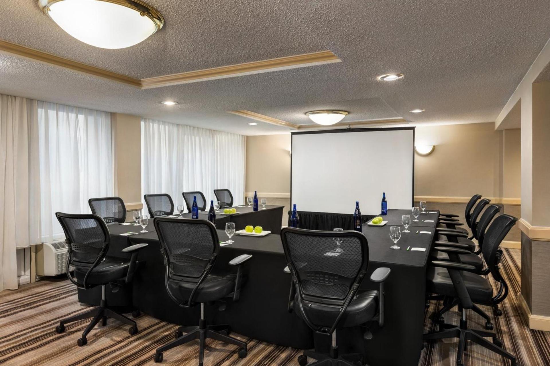 Holiday Inn Gaithersburg by IHG photo 18
