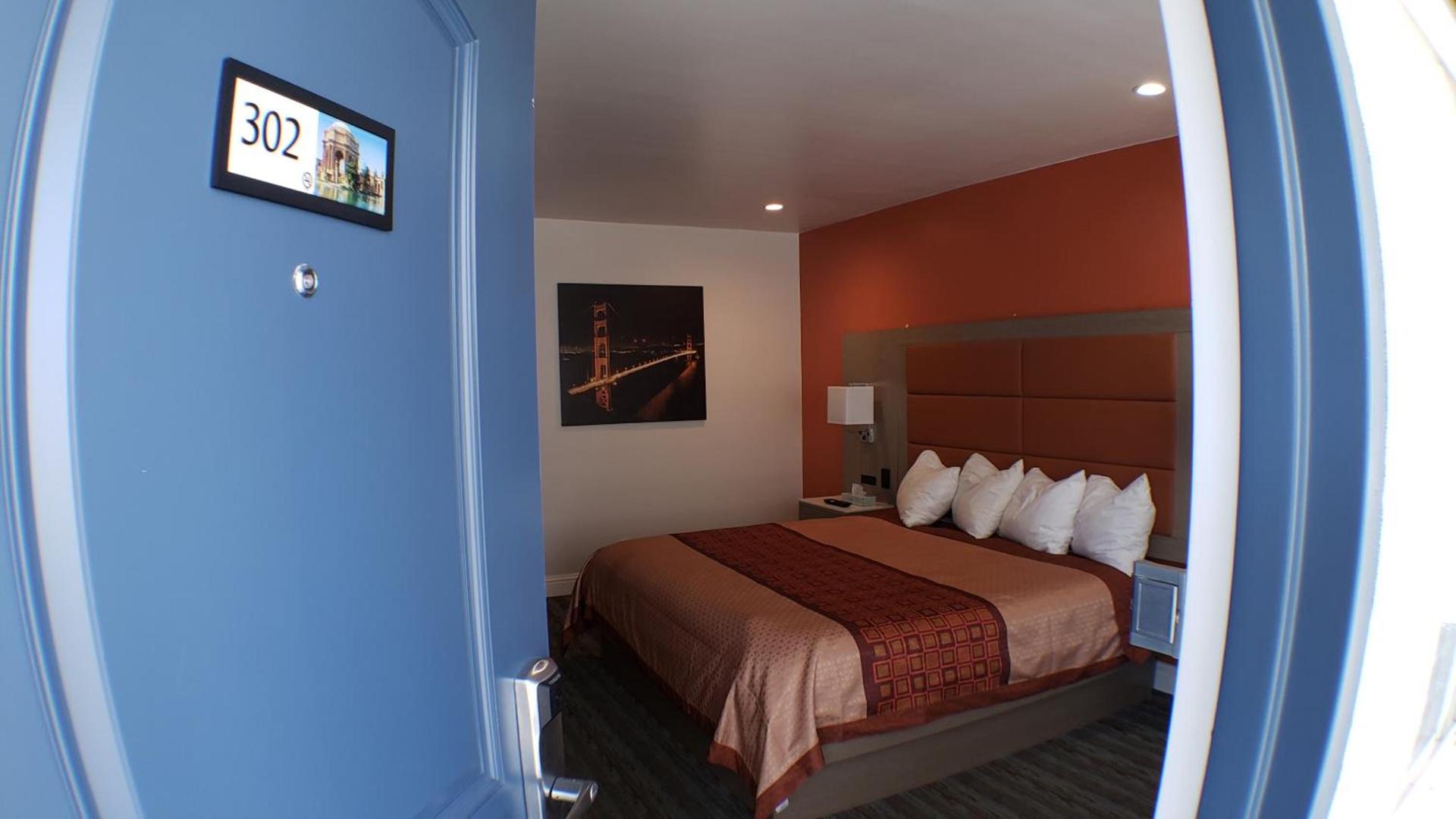 Presidio Parkway Inn photo 18