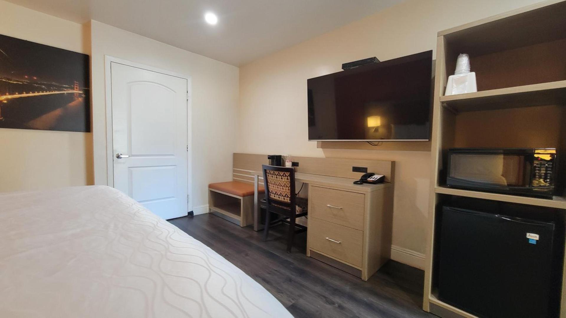 Presidio Parkway Inn photo 21