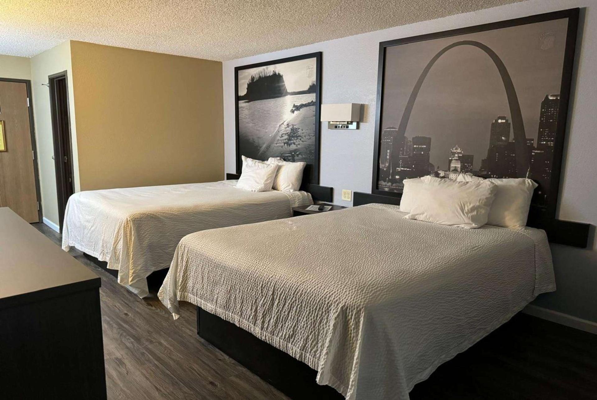 Super 8 by Wyndham Sullivan photo 5