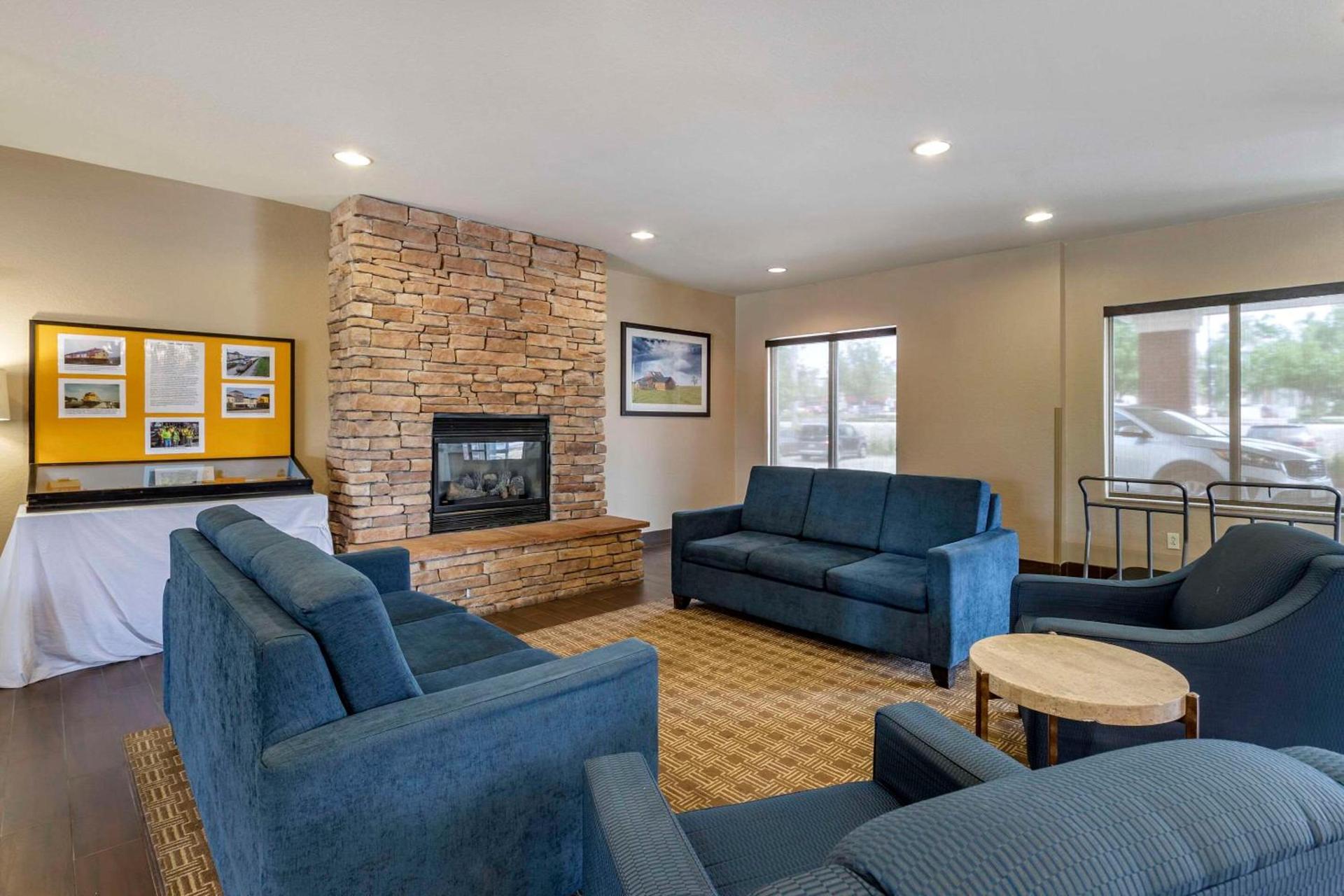 Comfort Suites Coralville I-80 photo 5