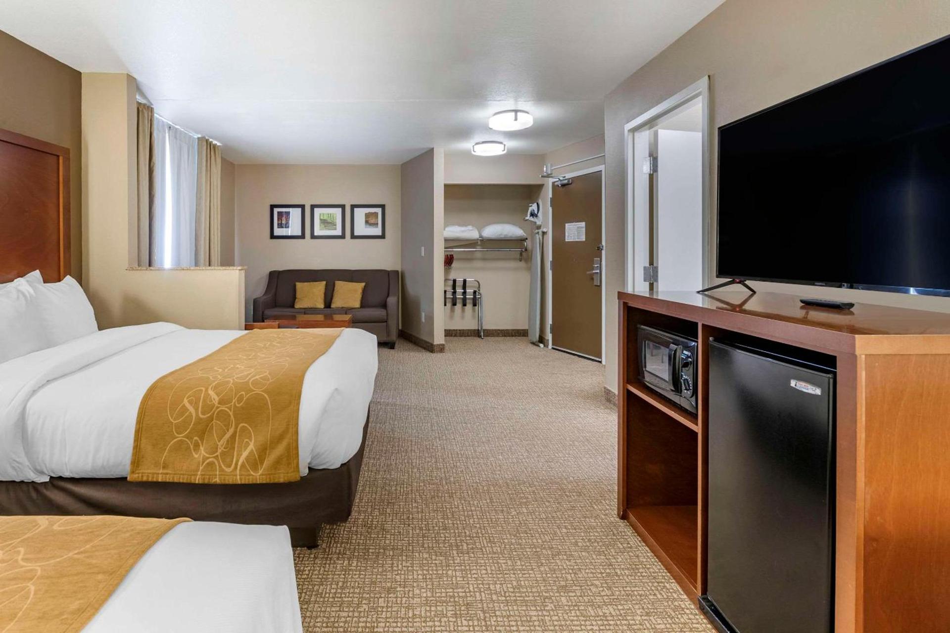 Comfort Suites Coralville I-80 photo 18
