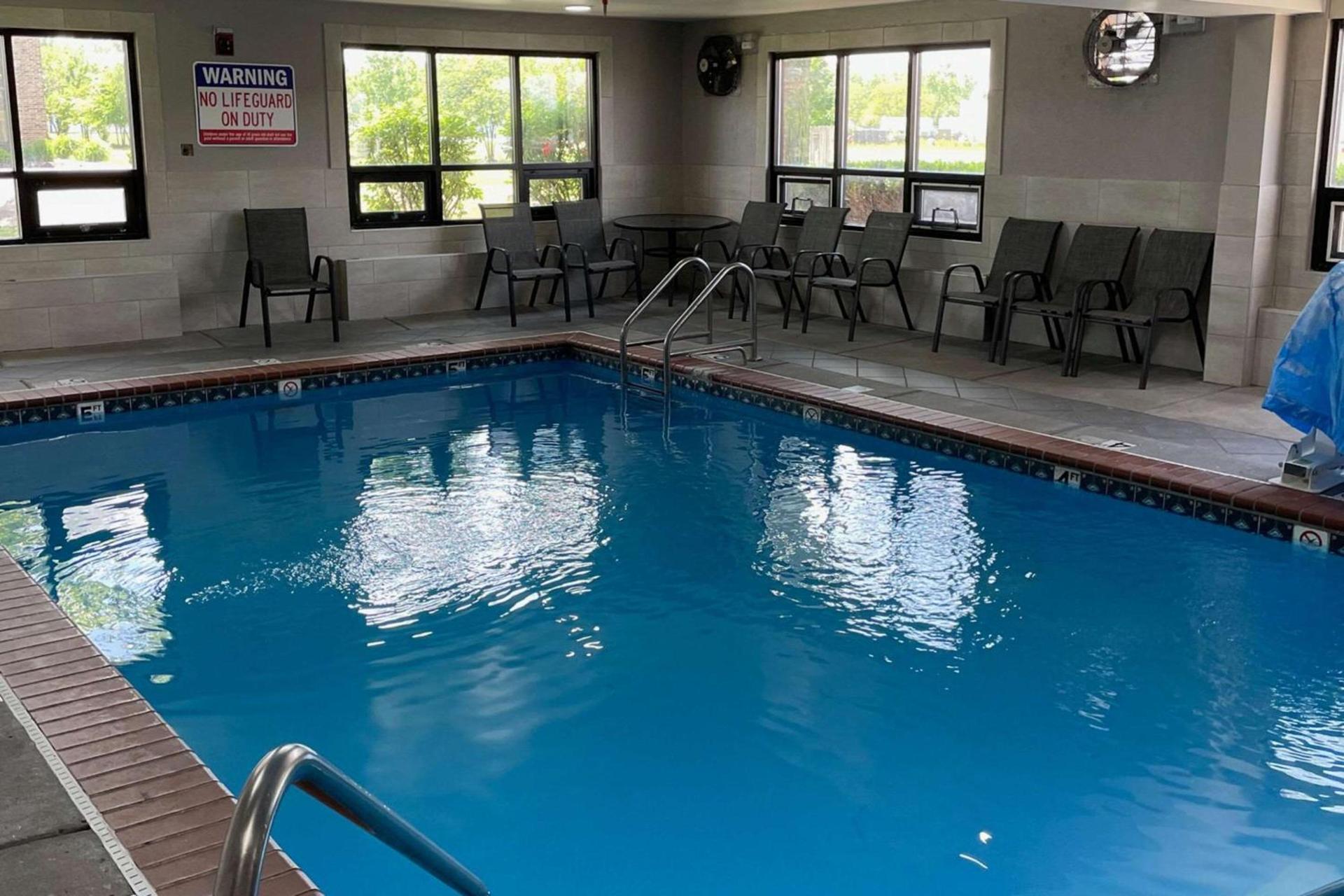 Comfort Inn Indianapolis South I-65 photo 13