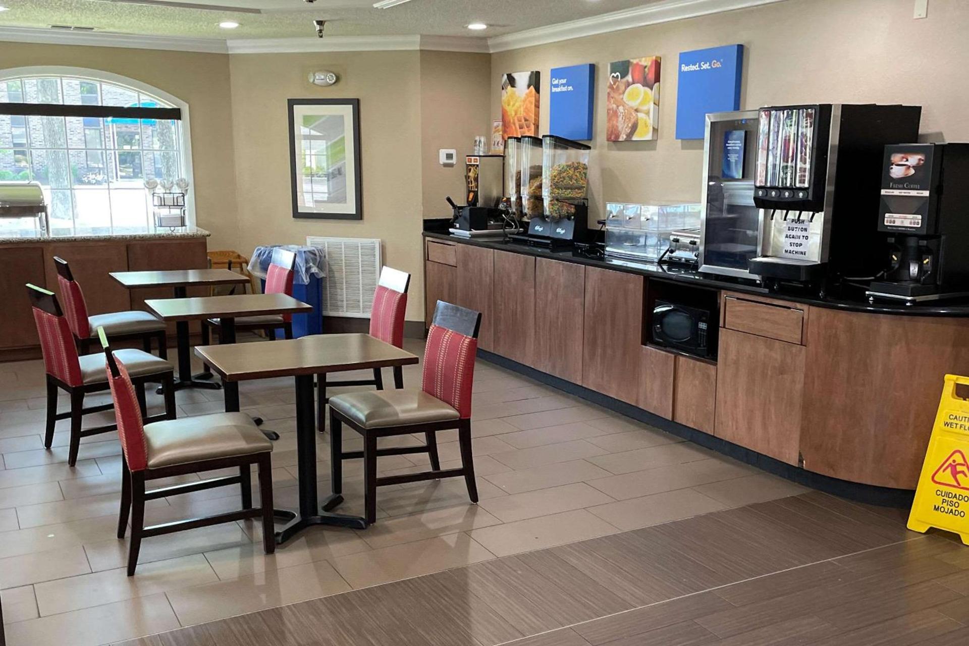 Comfort Inn Indianapolis South I-65 photo 16