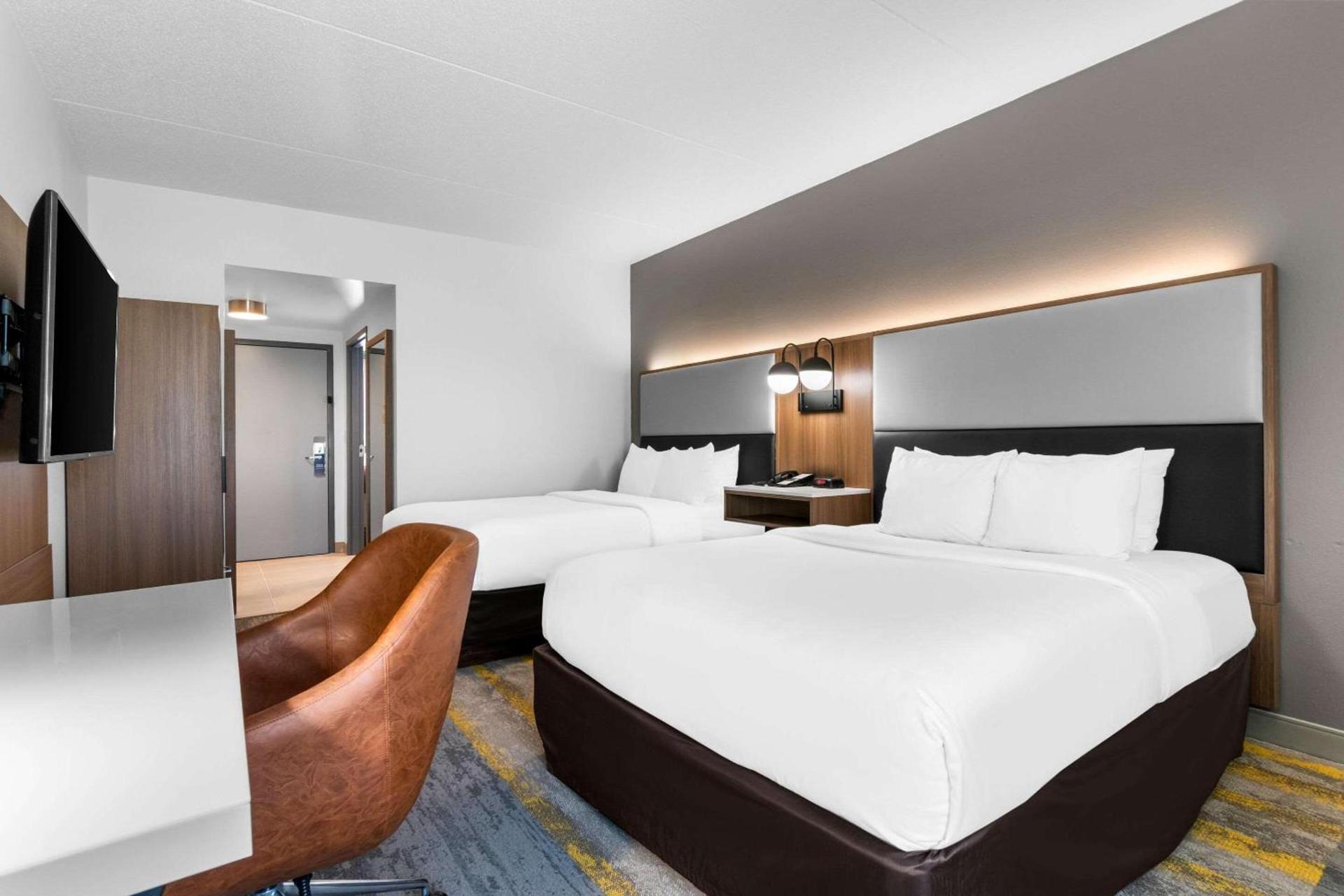 Comfort Inn & Suites York North photo 16
