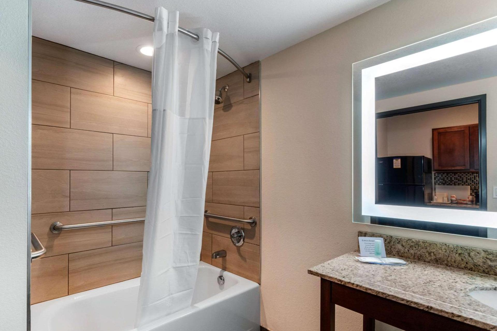 MainStay Suites Denver International Airport photo 8