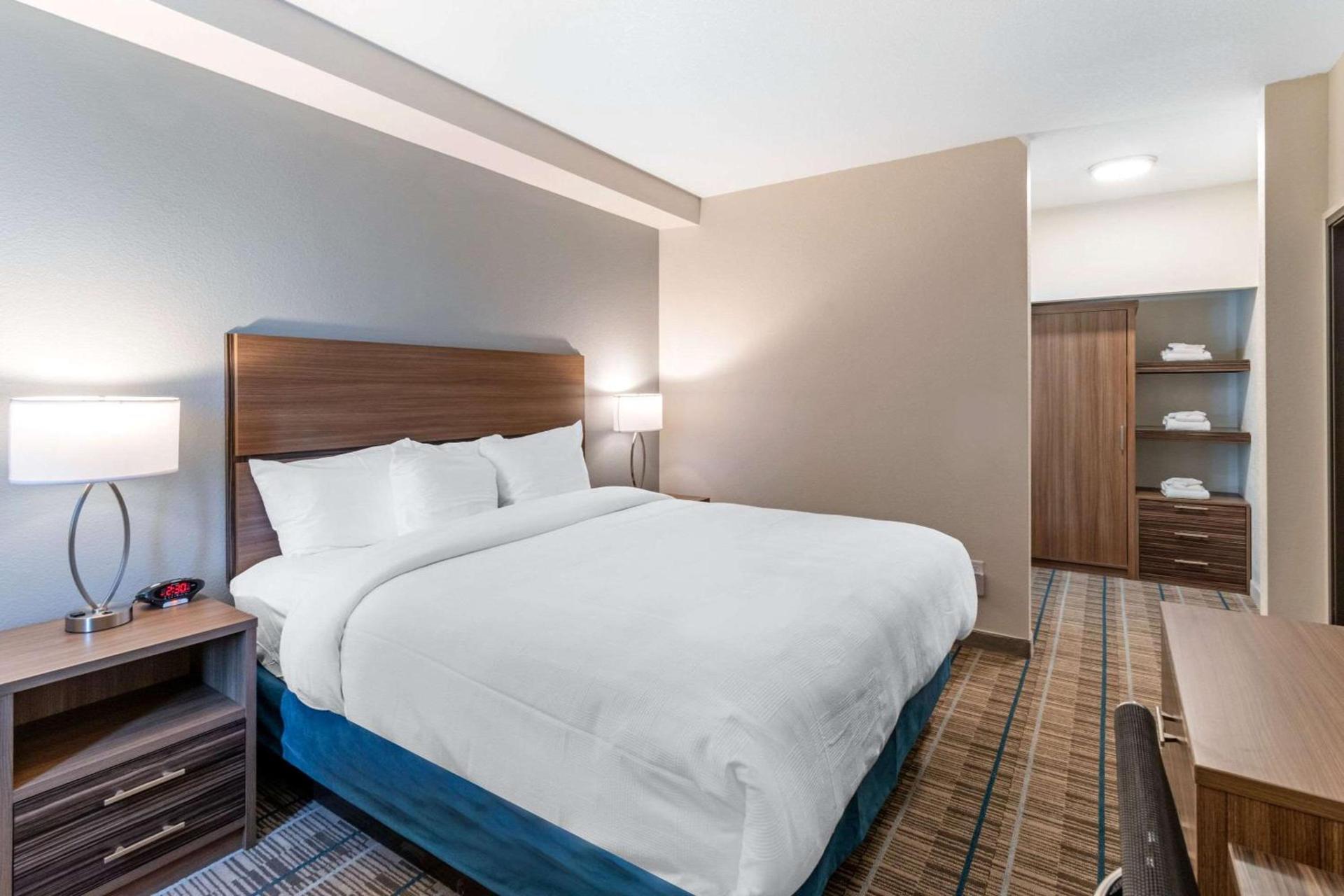 MainStay Suites Denver International Airport photo 14