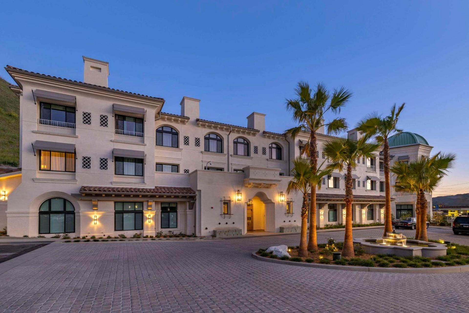 Cambria Hotel Calabasas - Malibu photo 2