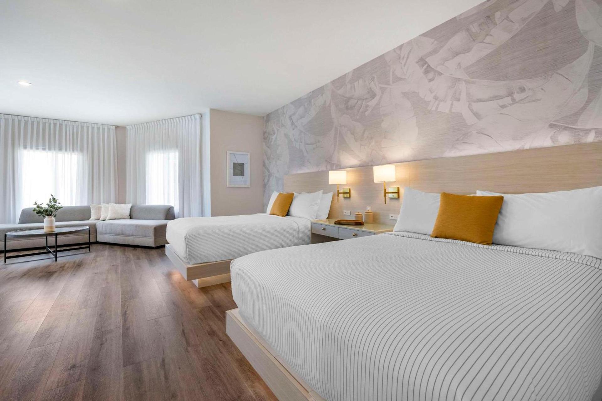 Cambria Hotel Calabasas - Malibu photo 7