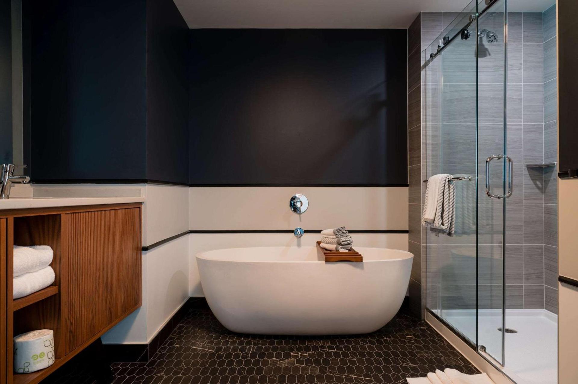 Cambria Hotel Boston Somerville photo 33