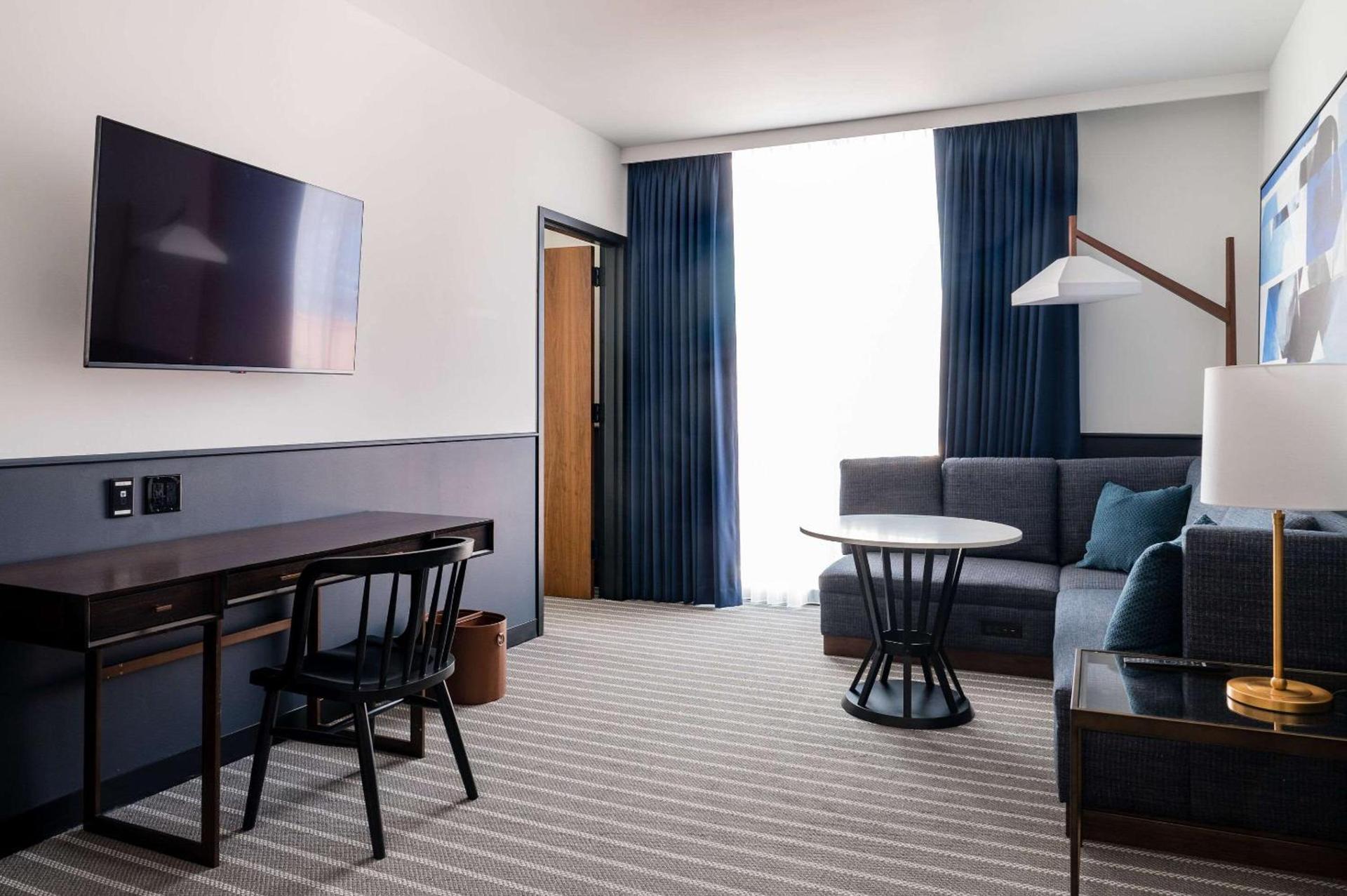 Cambria Hotel Boston Somerville photo 43