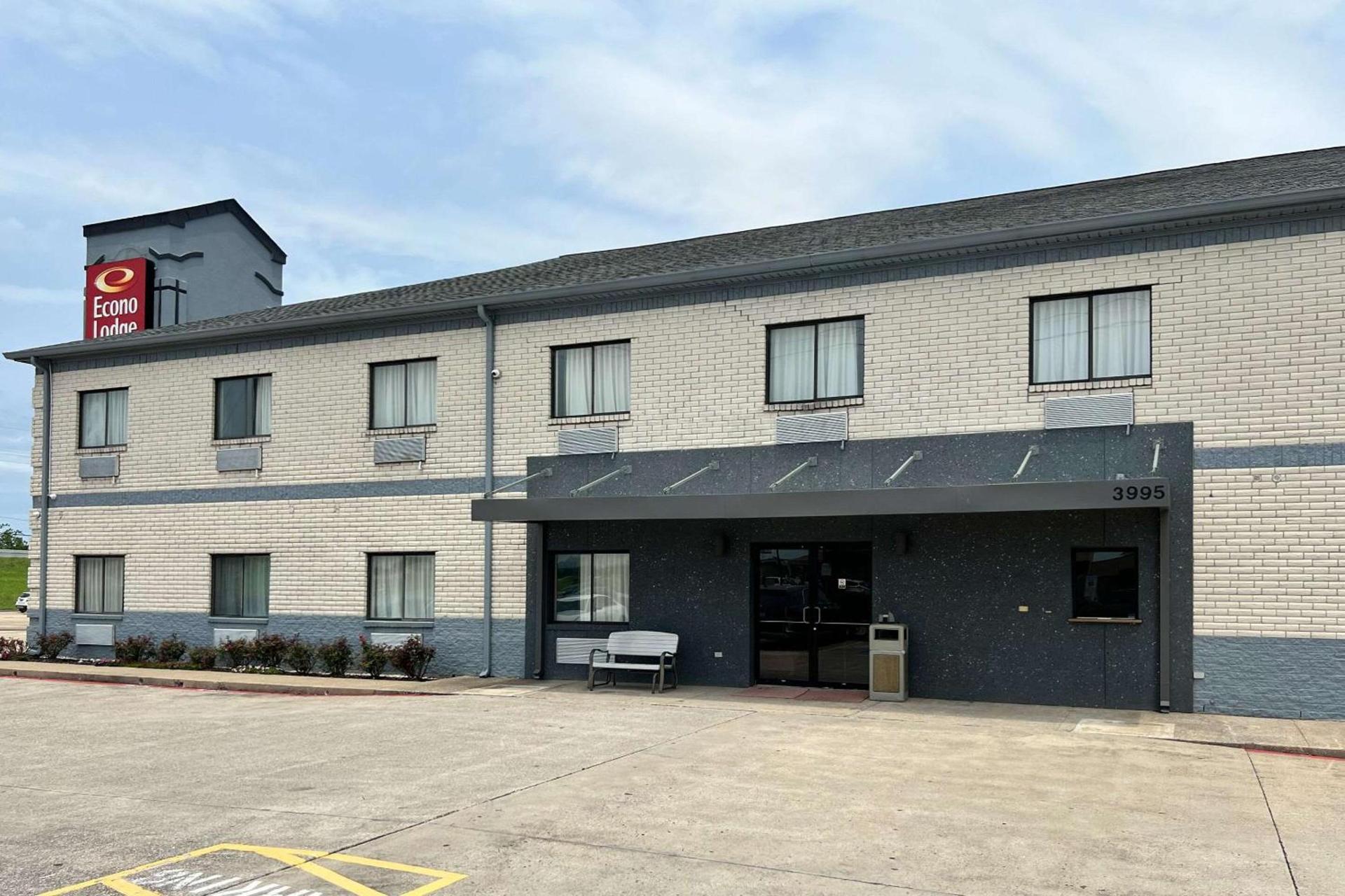 Econo Lodge Beaumont I-10 South photo 3