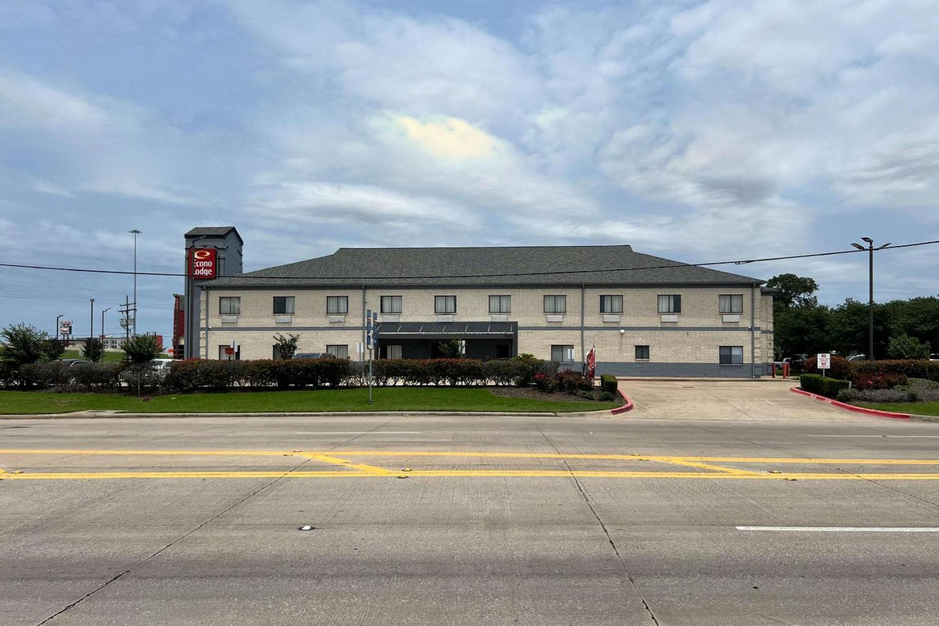 Econo Lodge Beaumont I-10 South photo 5