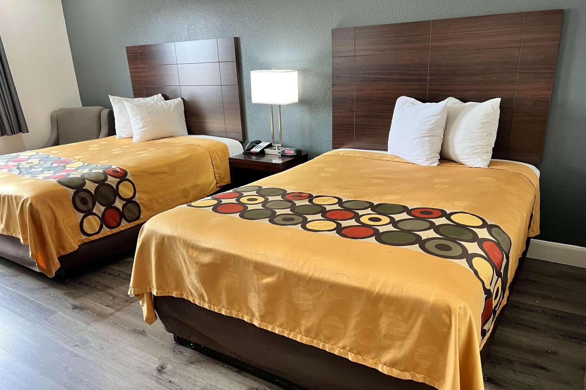 Econo Lodge Beaumont I-10 South photo 10