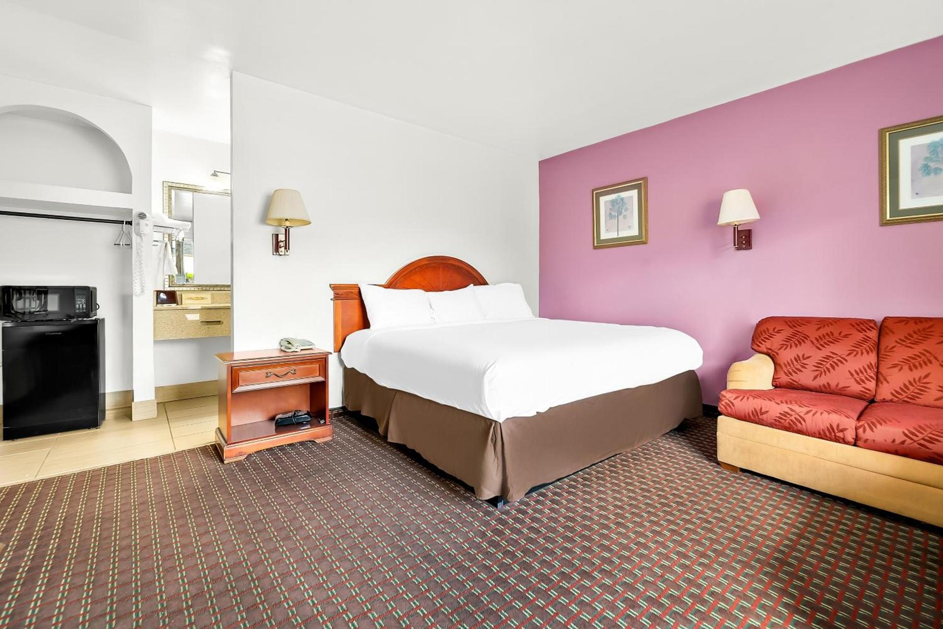 Capitol Inn and Suites photo 8