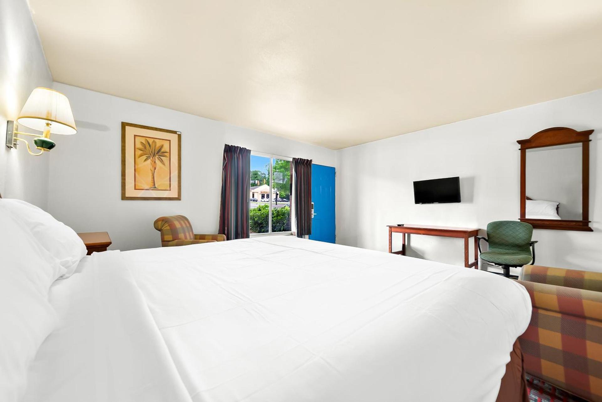 Capitol Inn and Suites photo 17