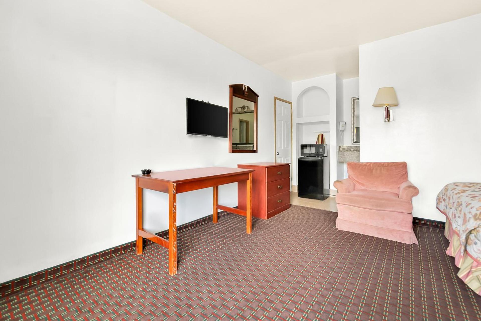 Capitol Inn and Suites photo 20