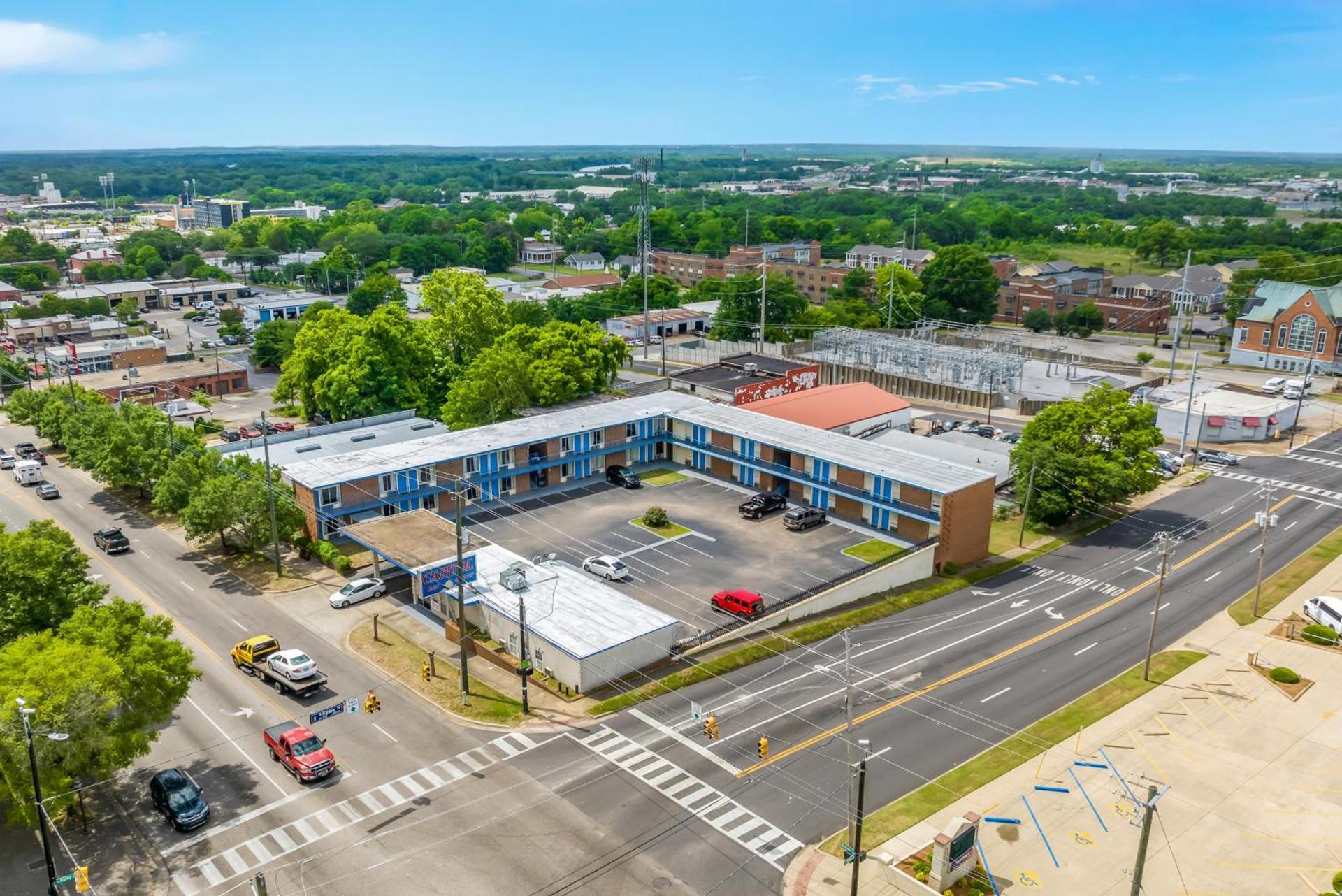 Capitol Inn and Suites photo 1