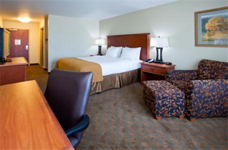 Holiday Inn Express & Suites - Mason City by IHG photo 4