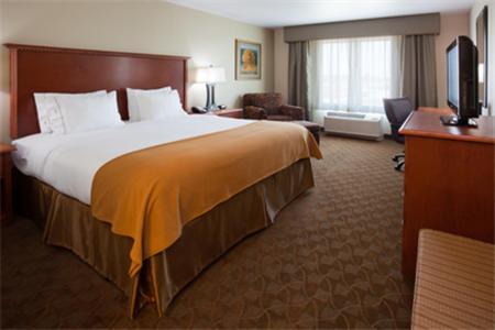 Holiday Inn Express & Suites - Mason City by IHG photo 5