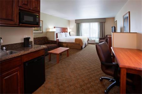 Holiday Inn Express & Suites - Mason City by IHG photo 6