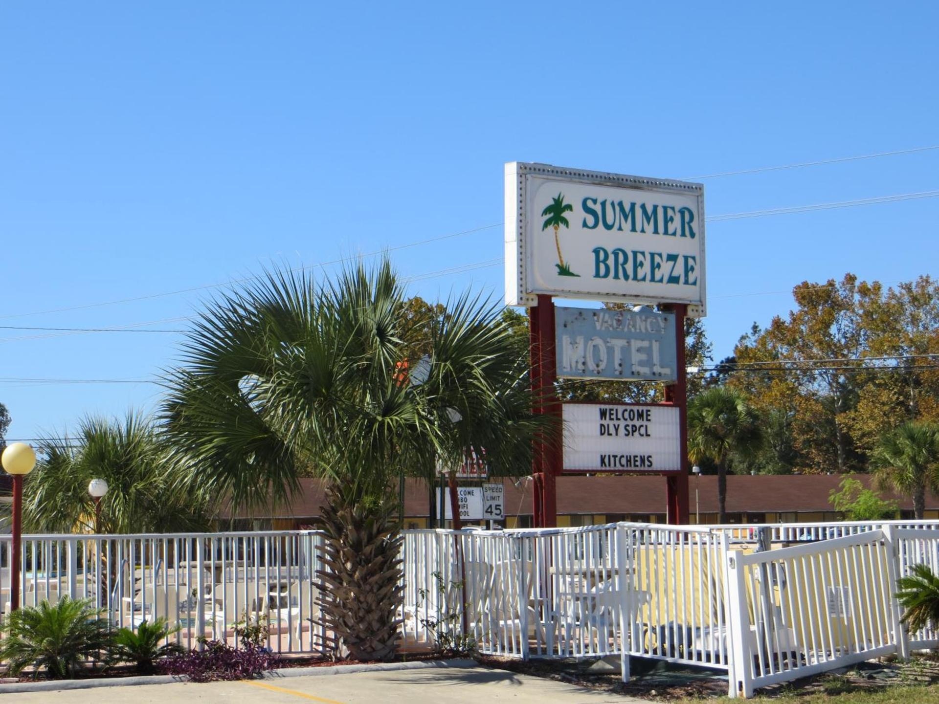 Summer Breeze Motel photo 25