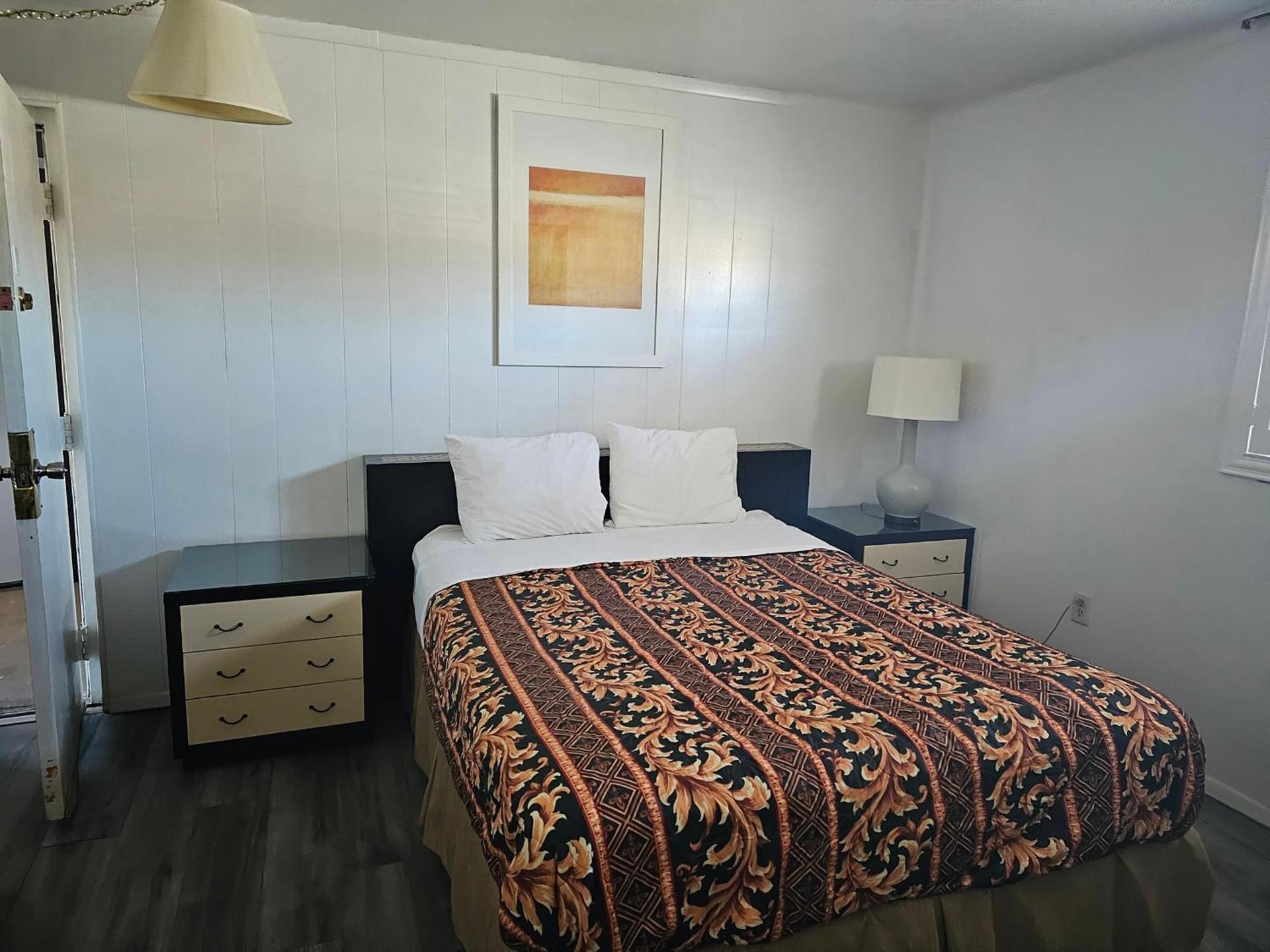 Sands Motel photo 14