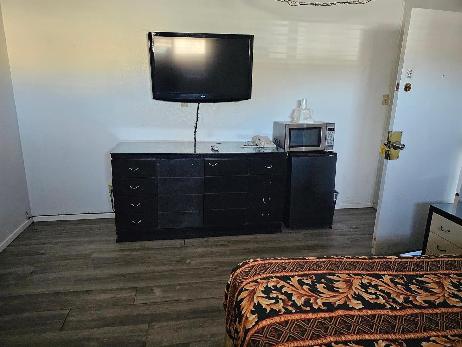 Sands Motel photo 11