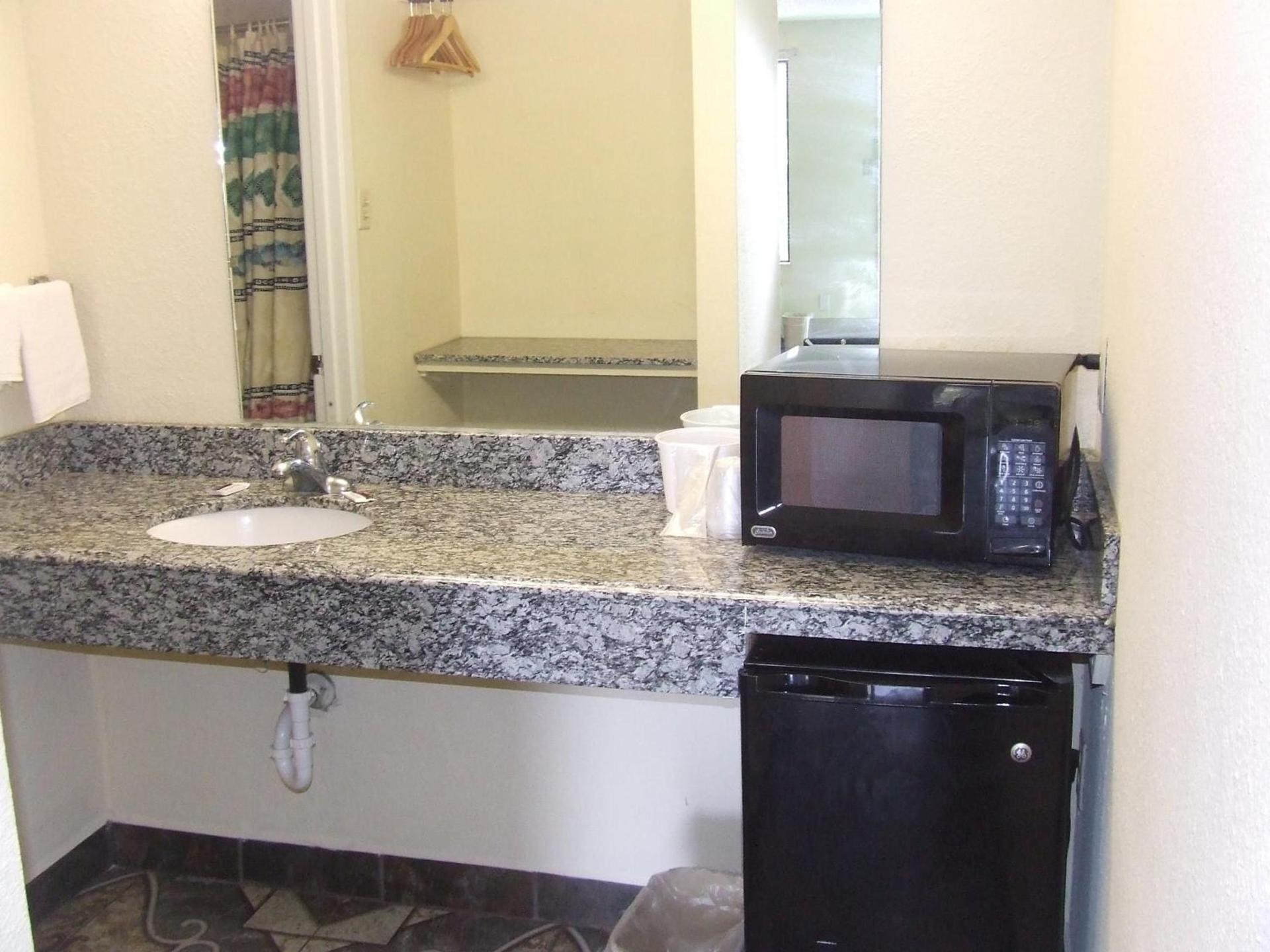 American Choice Inn Beaumont photo 18