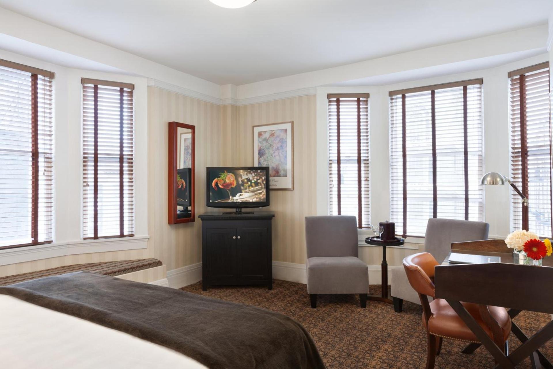 Executive Hotel Vintage Court photo 12