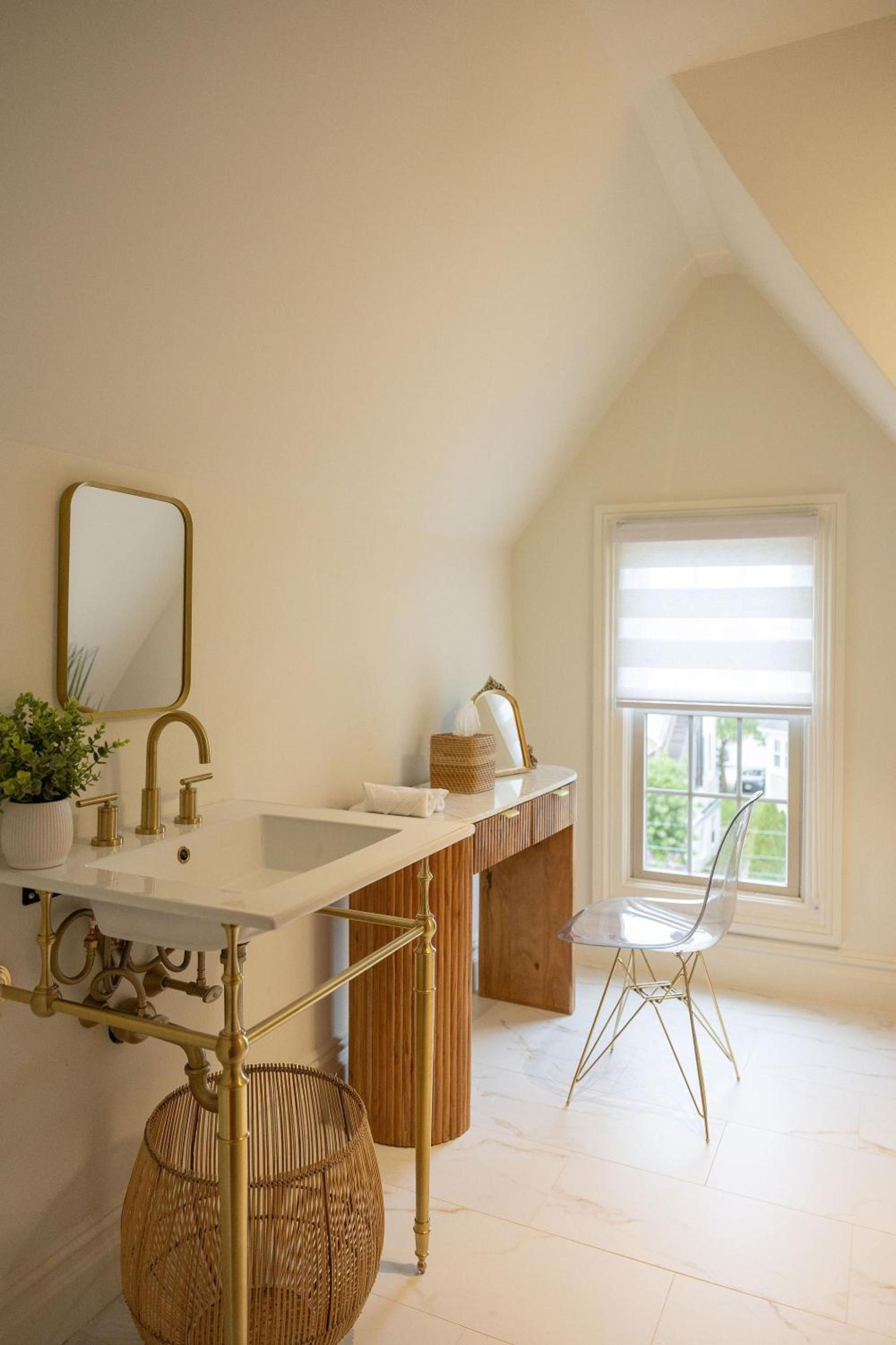 Coastal Chateau photo 92