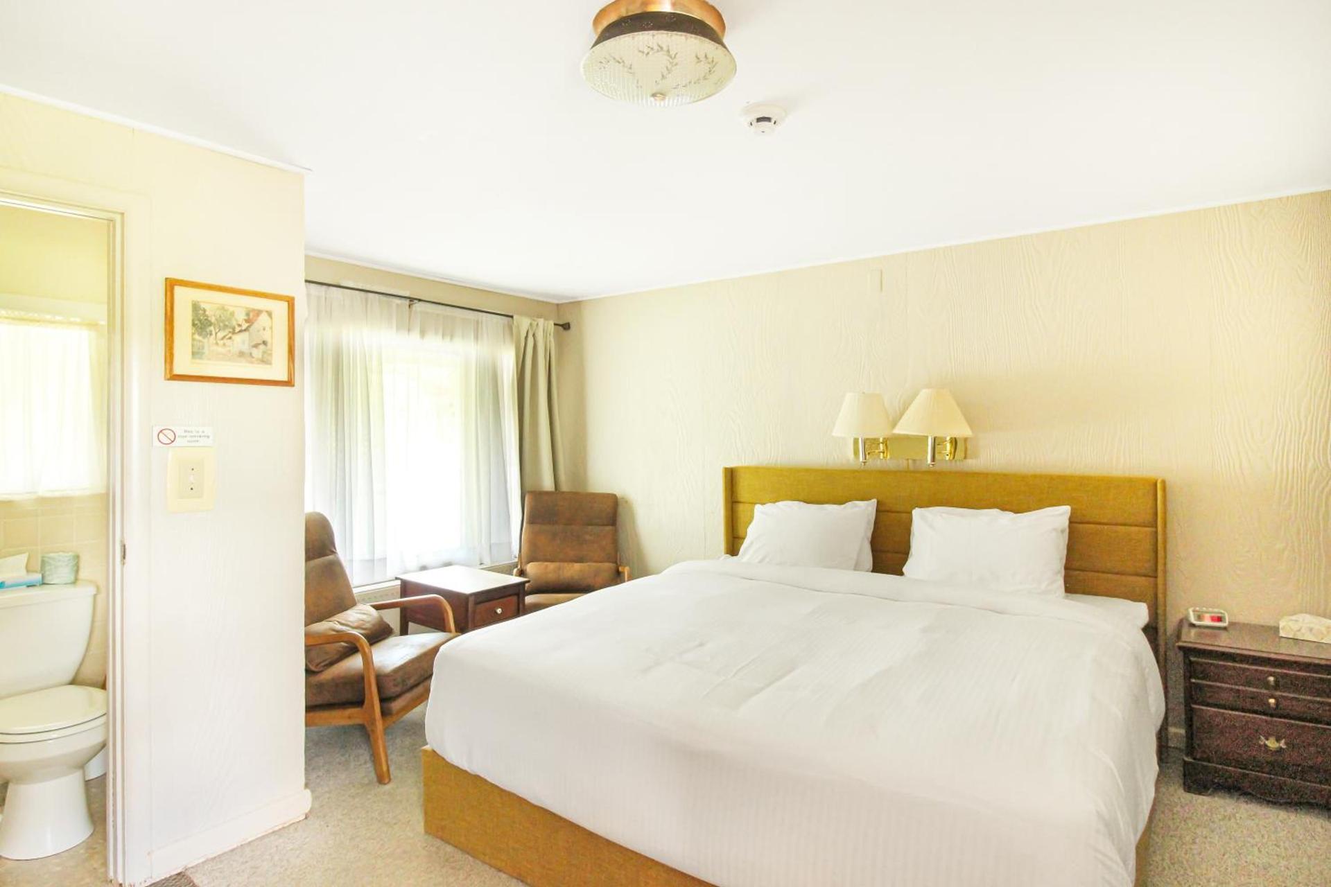 COHO Inn & Motor Lodge photo 2
