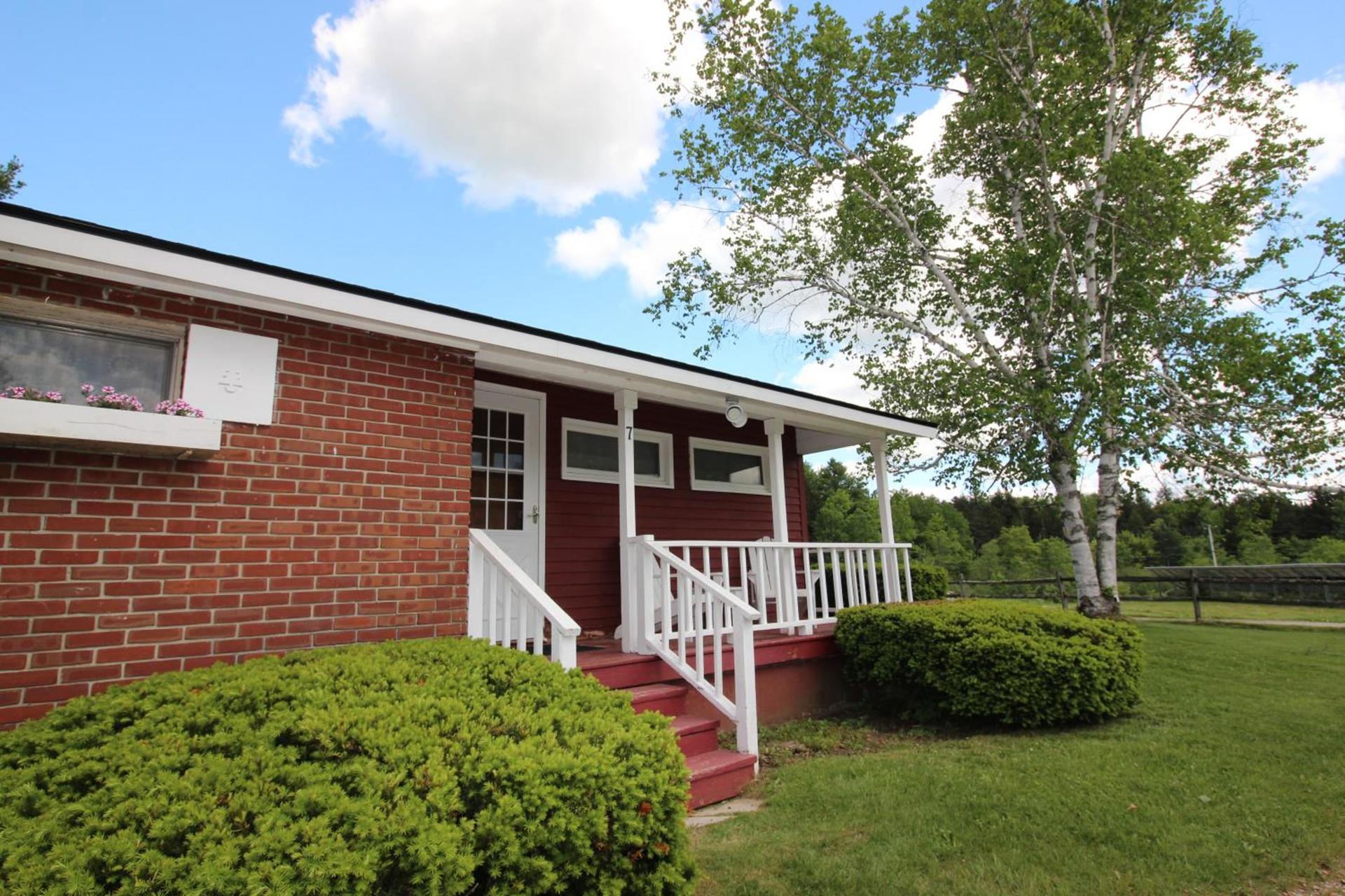 COHO Inn & Motor Lodge photo 10