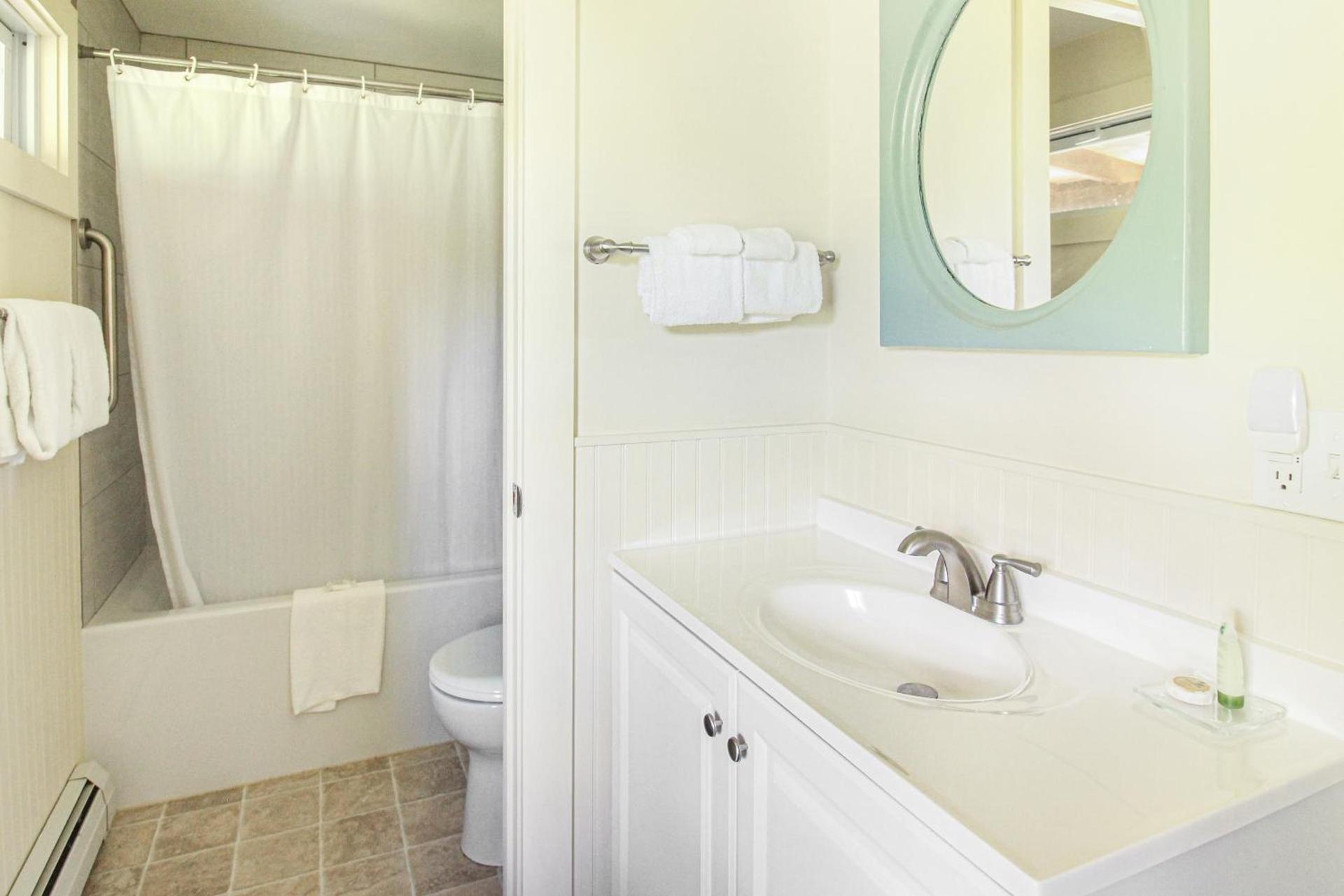 COHO Inn & Motor Lodge photo 9