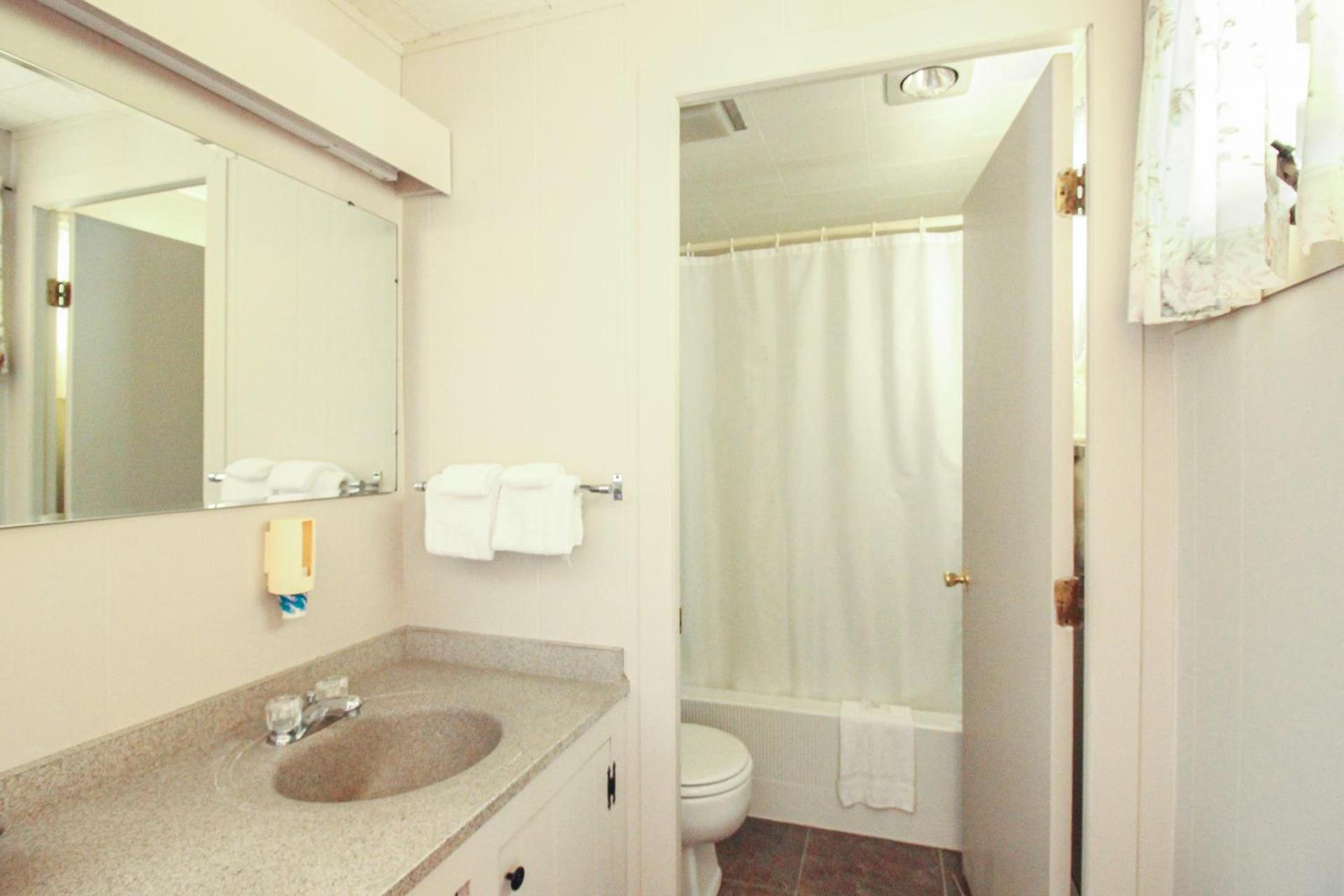 COHO Inn & Motor Lodge photo 13