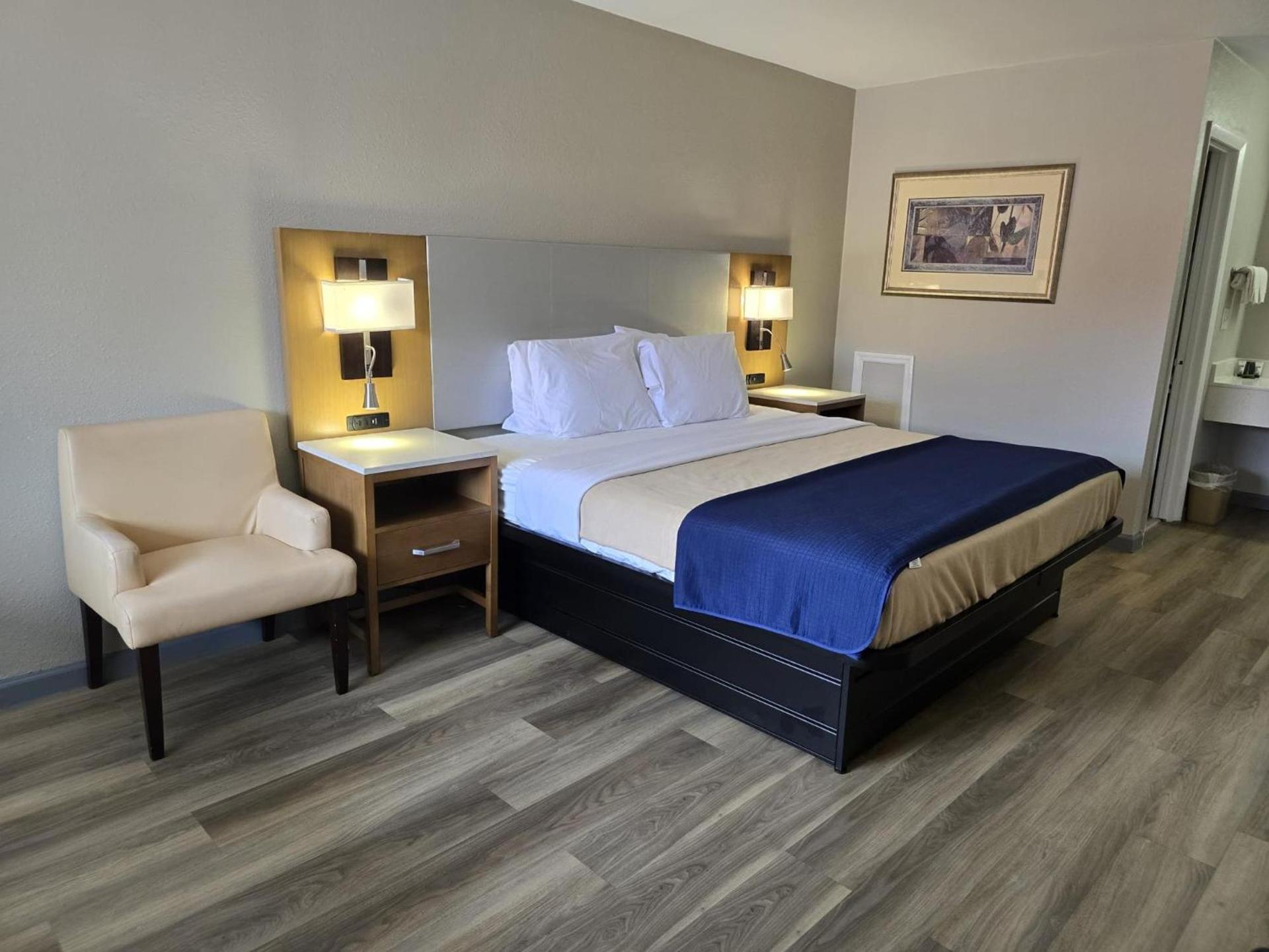 Americas Express Inn South Hill photo 2